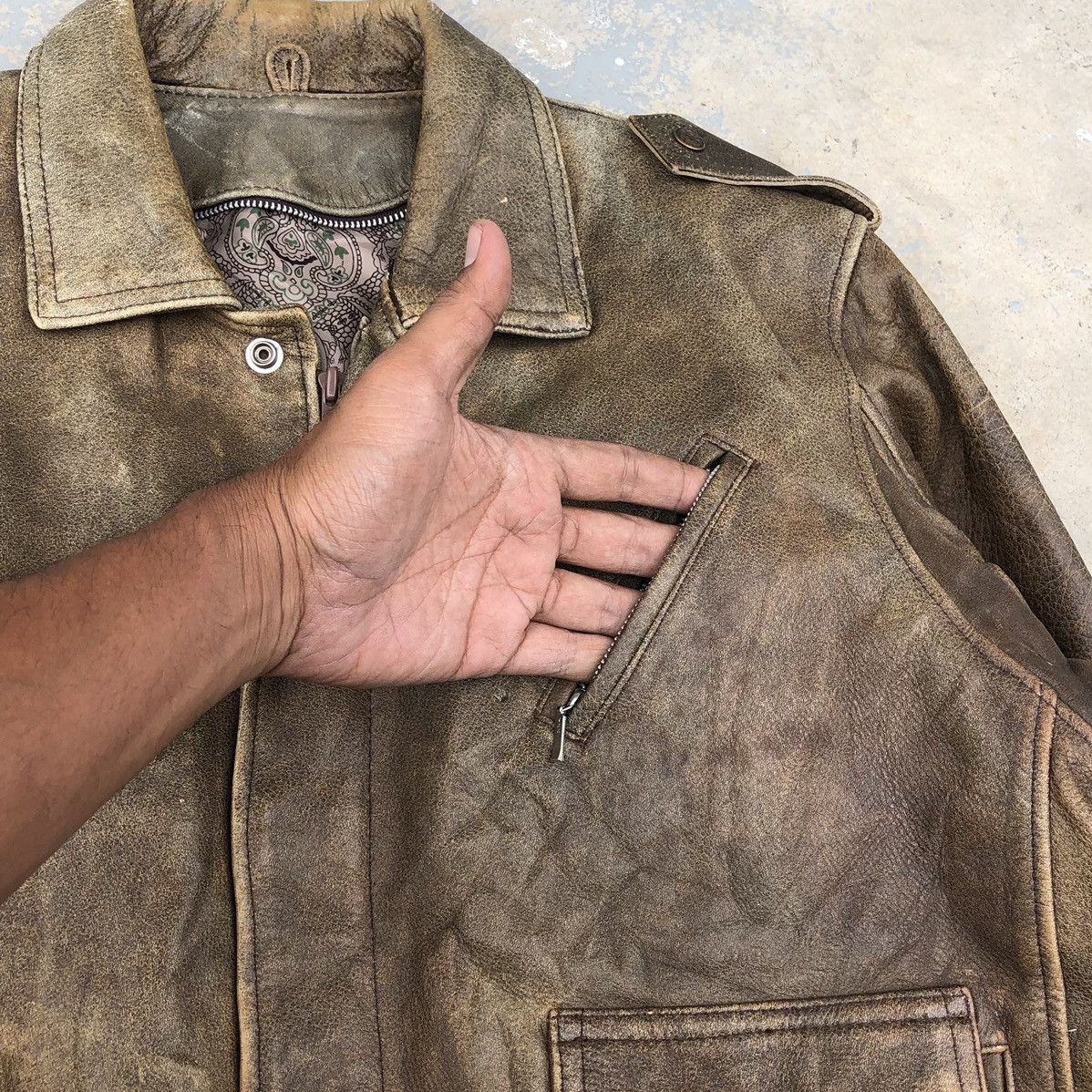Vintage Vintage 80s Real Leather cowhide A2 Flight Bomber Jacket Size US L / EU 52-54 / 3 - 3 Thumbnail