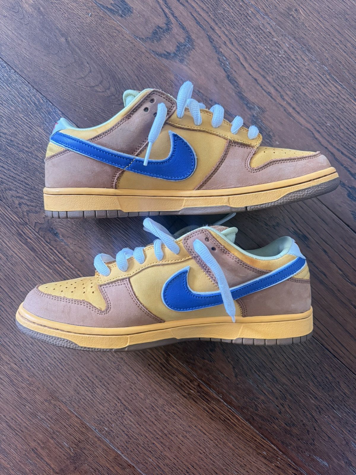 Nike SB Nike Dunk Sb Low Newcastle Brown Ale Size US 9.5 / EU 42-43 - 2 Thumbnail