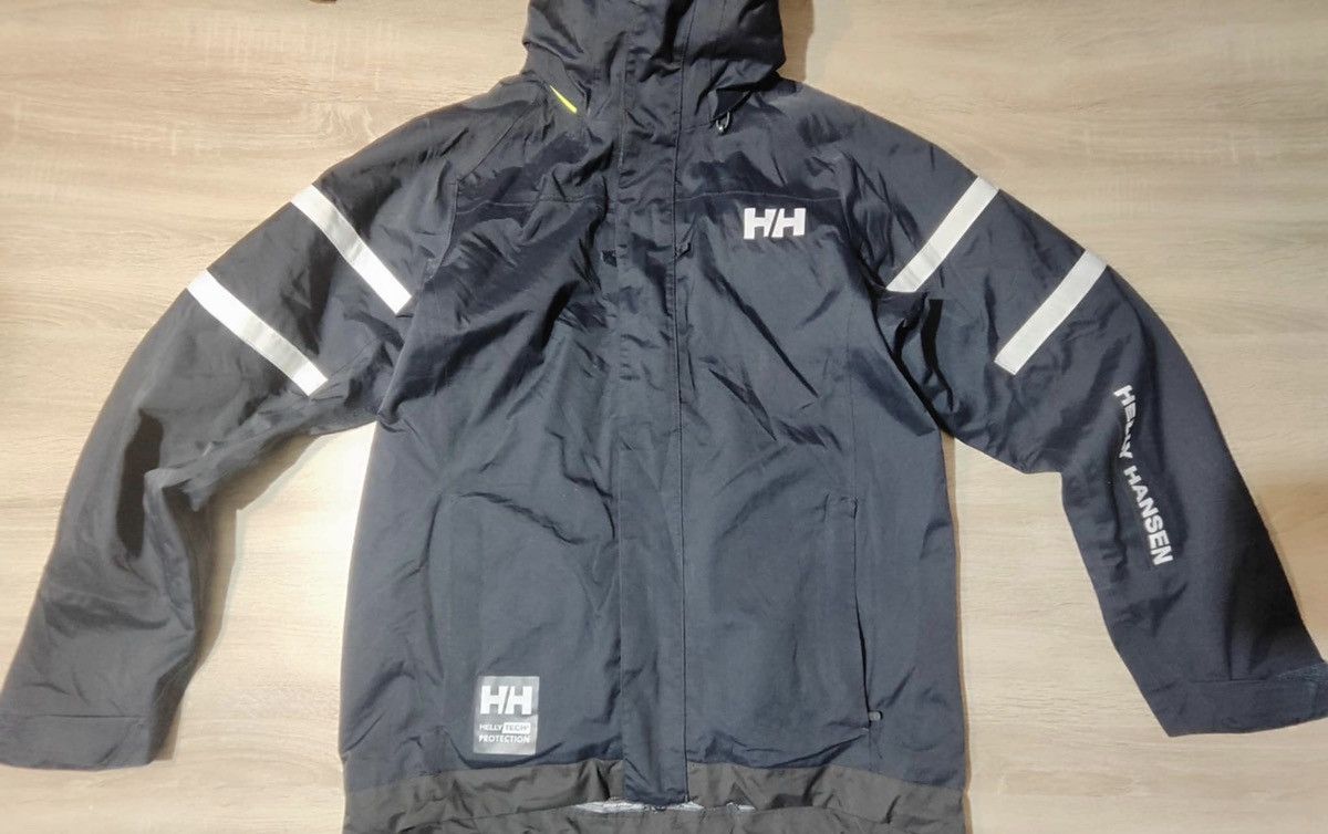 Helly Hansen Helly Hansen Sailing jacket waterproof size L Size US L / EU 52-54 / 3 - 1 Thumbnail