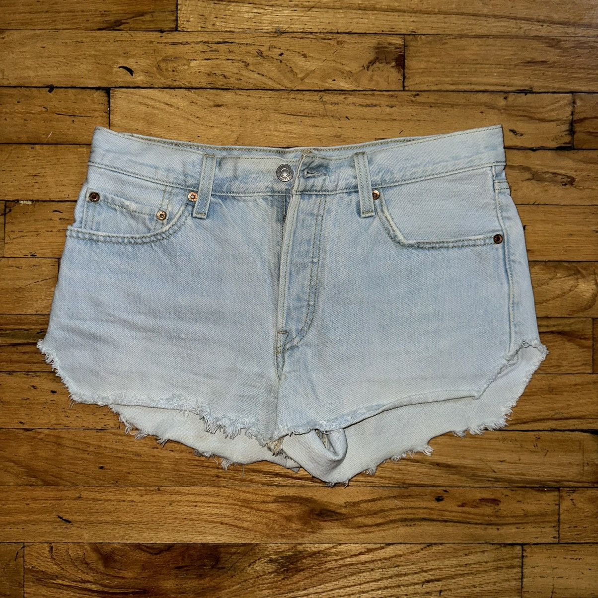 Levi's 501 mini shorts Size 28" / US 6 / IT 42 - 2 Thumbnail