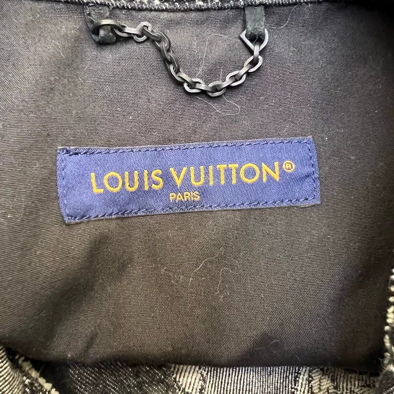 Louis Vuitton Louis Vuitton Black cropped presbyopic full logo denim shor Size US M / EU 48-50 / 2 - 7 Thumbnail