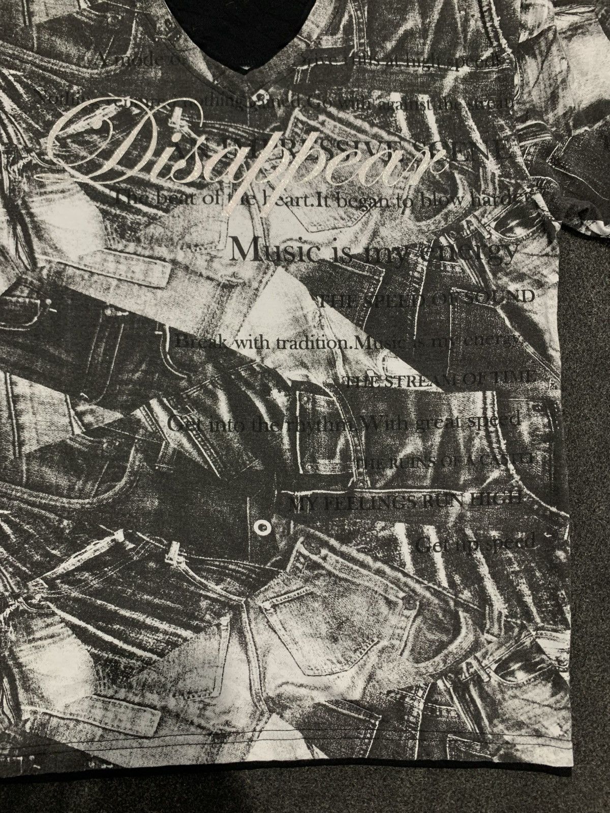 Japanese Brand Vintage y2k ‘Disappea Bent of Art’ Tshirt Size US L / EU 52-54 / 3 - 4 Thumbnail