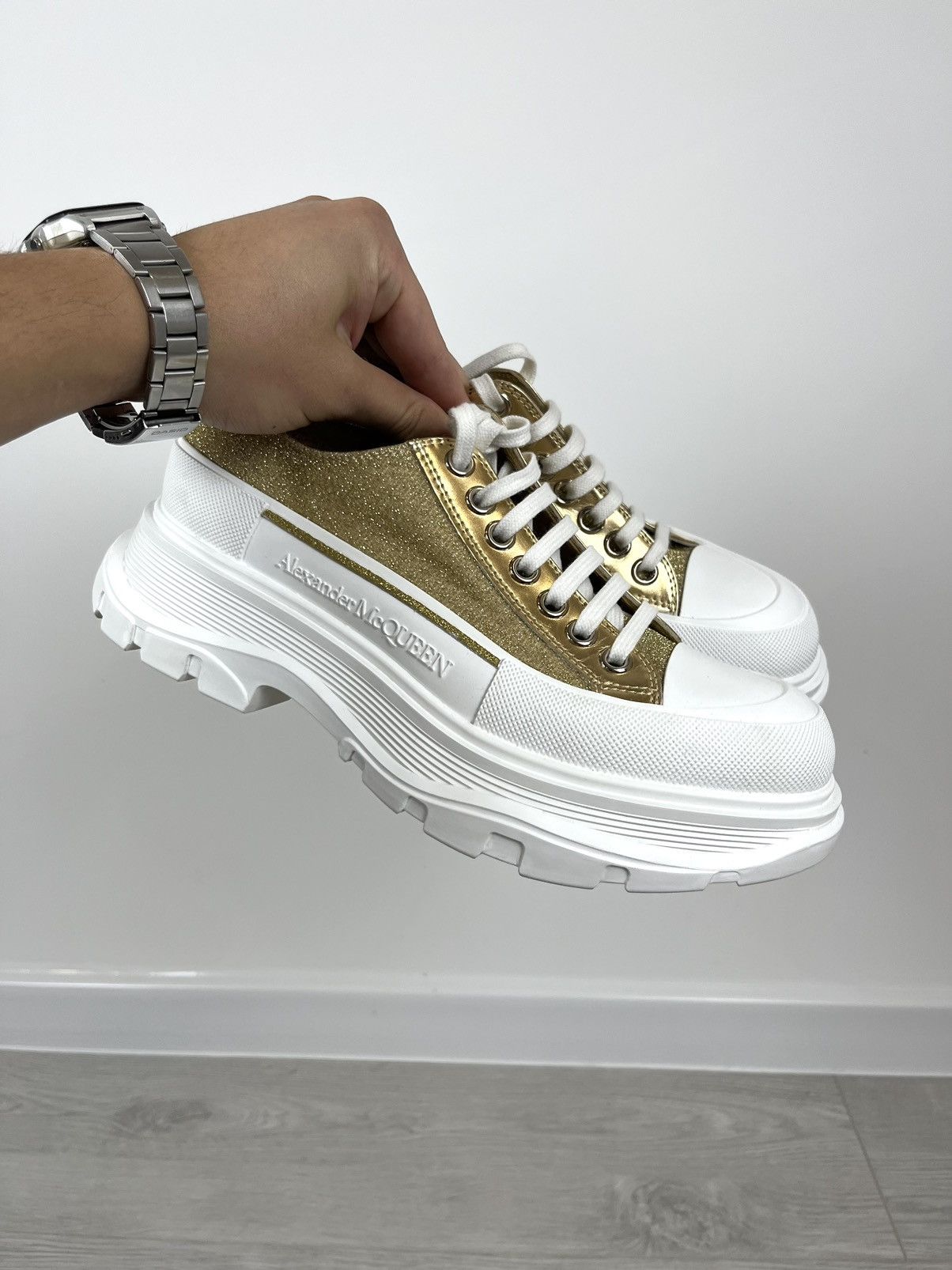 Alexander McQueen Alexander McQueen Gold Glitter Trainers Sneakers Women’s Size US 9.5 / IT 39.5 - 3 Thumbnail