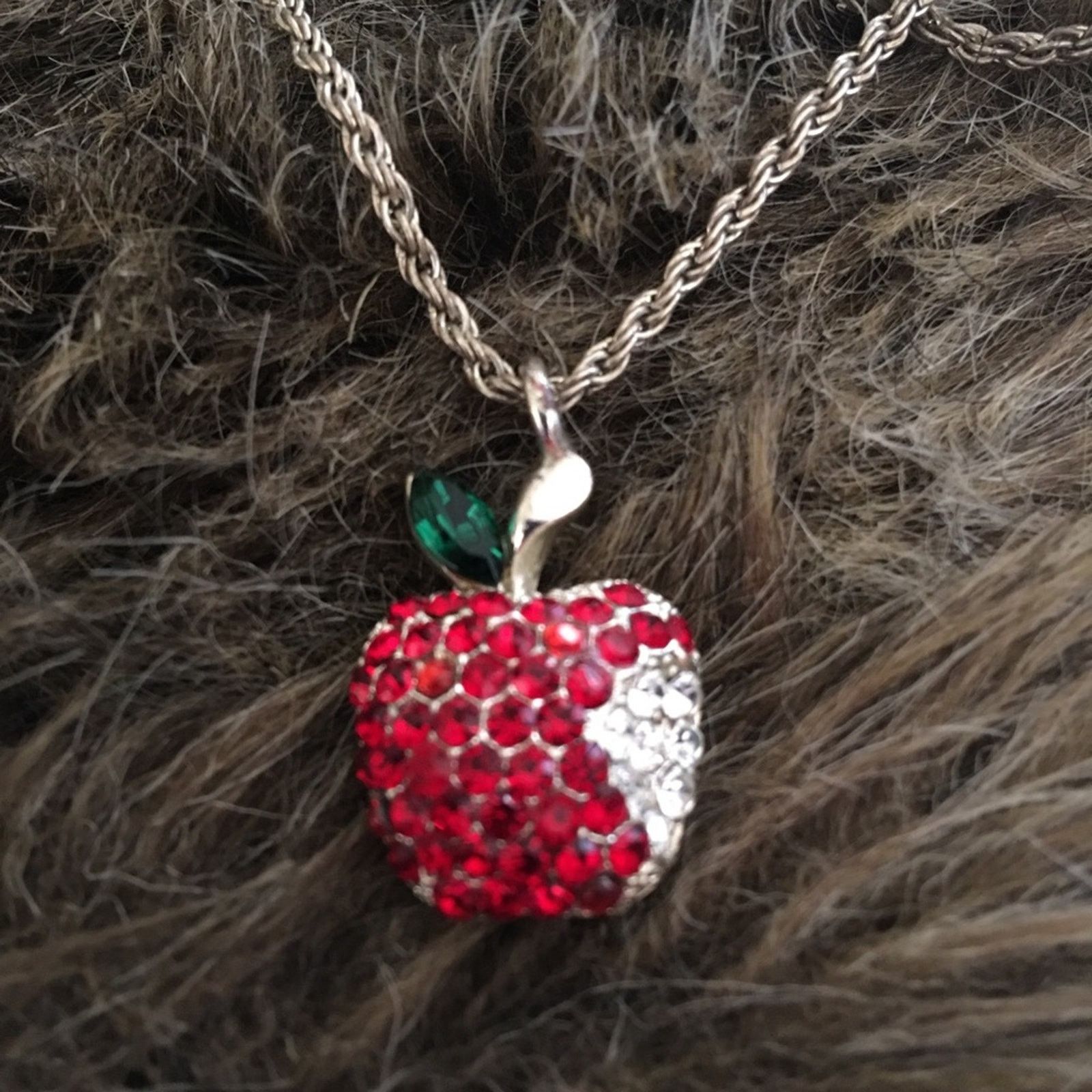 Jewelry Vintage 1928 red white rhinestone apple necklace Size ONE SIZE - 2 Thumbnail