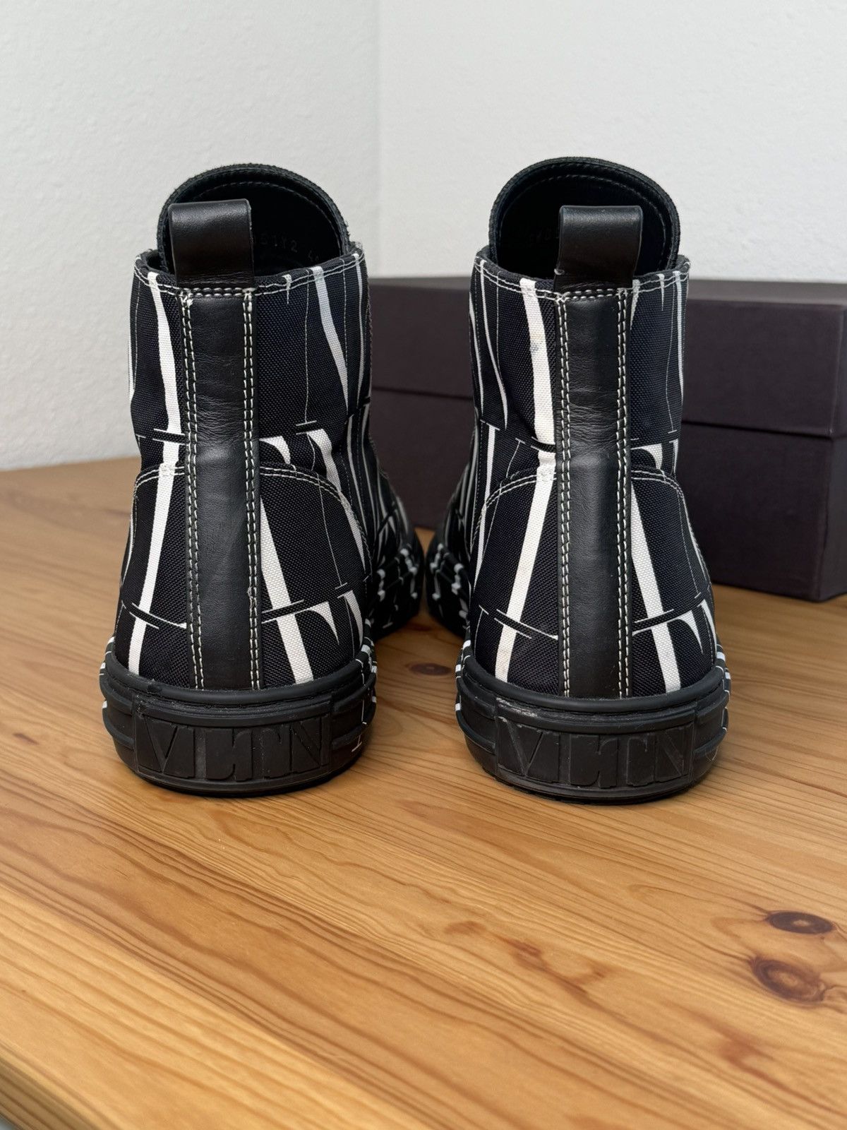 Valentino Valentino Garavani VLTN High Top Sneakers Size 12 Size US 12 / EU 45 - 7 Thumbnail