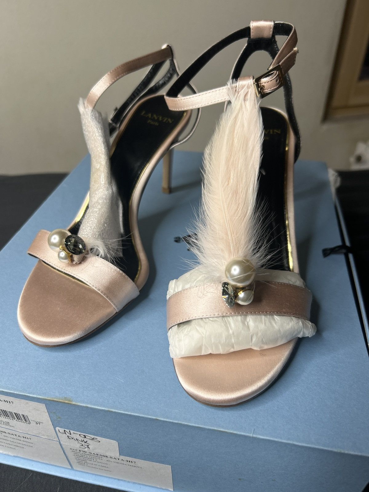 Lanvin Lanvin feather heels Size US 7 / IT 37 - 8 Thumbnail