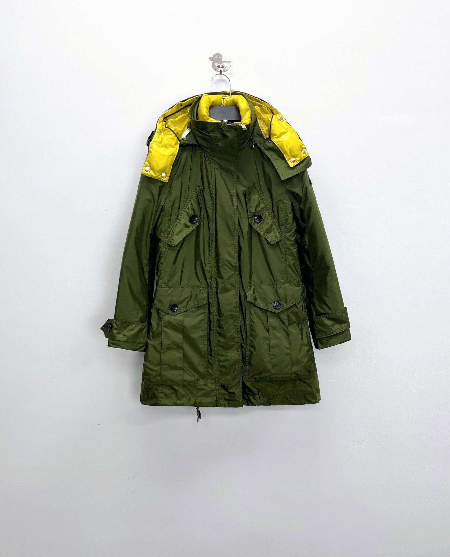 Burberry Burberry Yellow-Green Sleeve Badge Long Down Jacket Size US S / EU 44-46 / 1 - 1 Thumbnail