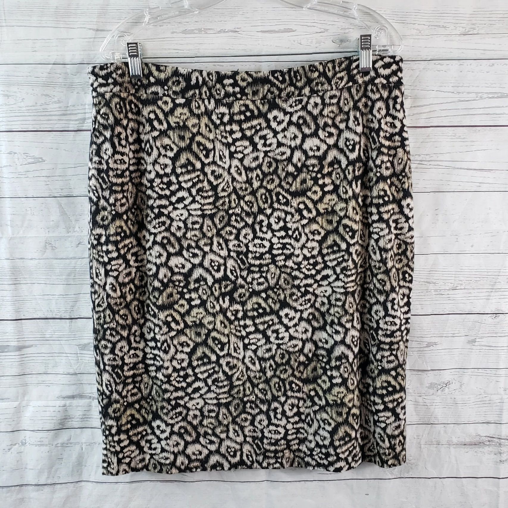Ann Taylor Ann Taylor Womens Pencil Skirt Sz 14 Black Beige Animal Print Rayon Blend Size 36" / US 14 / IT 50 - 2 Thumbnail