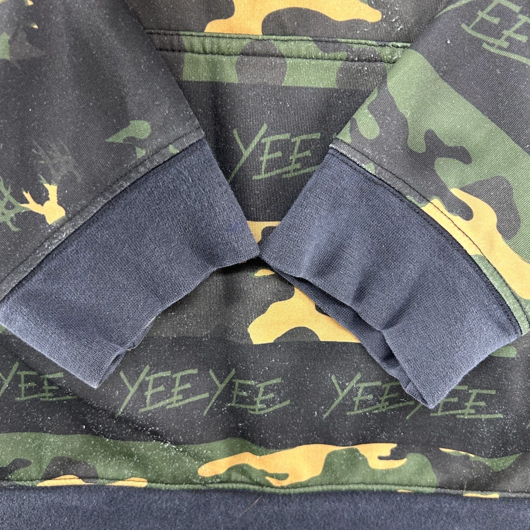Vintage Yeeyee Hoodie Mens 2XL Black Green Camo Sweatshirt Pullover Polyester Stretch Size US XXL / EU 58 / 5 - 2 Thumbnail