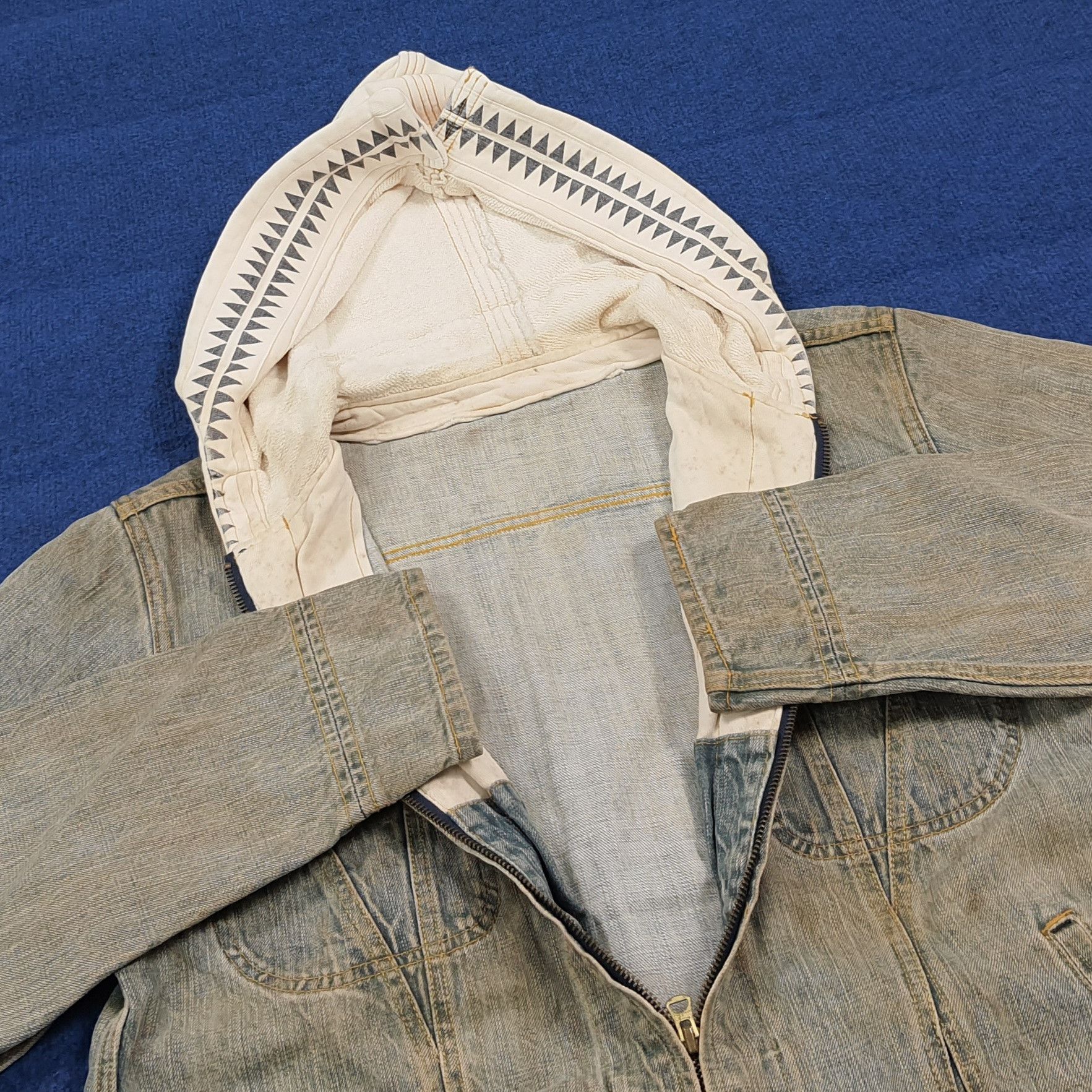 Vintage Vintage ROC STAR Light Wash Denim Hoodie Jacket C308N9 Size US L / EU 52-54 / 3 - 6 Thumbnail