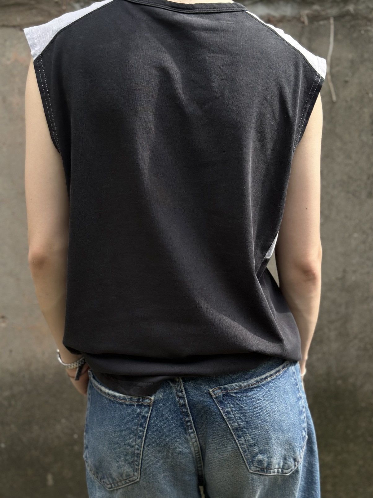 Nike VTG Nike Tank Top Sleeves Small Logo Black Size M Grunge Size US M / EU 48-50 / 2 - 5 Thumbnail