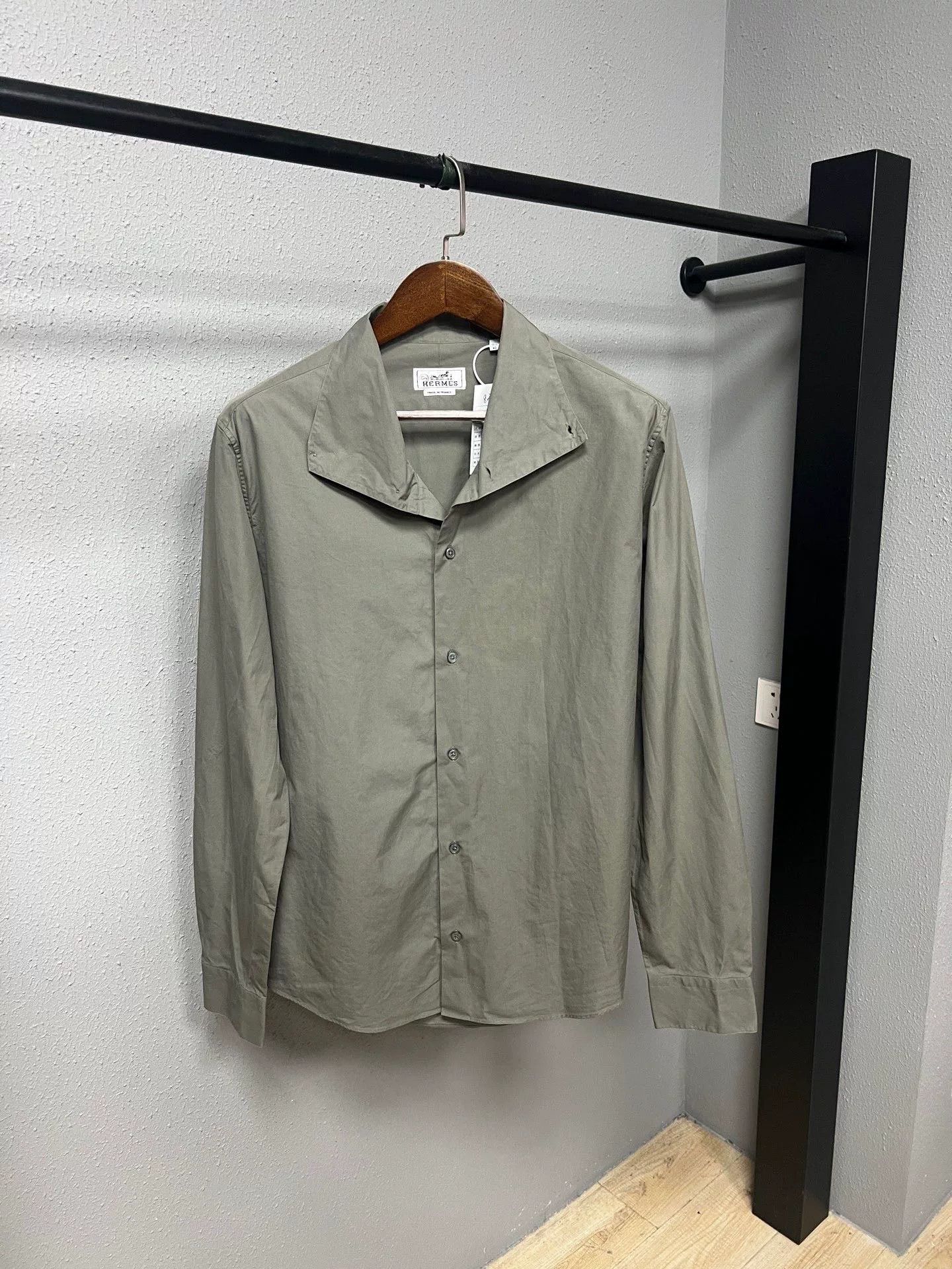 Hermes Hermes Lapel Button-Up Shirt Size 40 Size US M / EU 48-50 / 2 - 1 Thumbnail