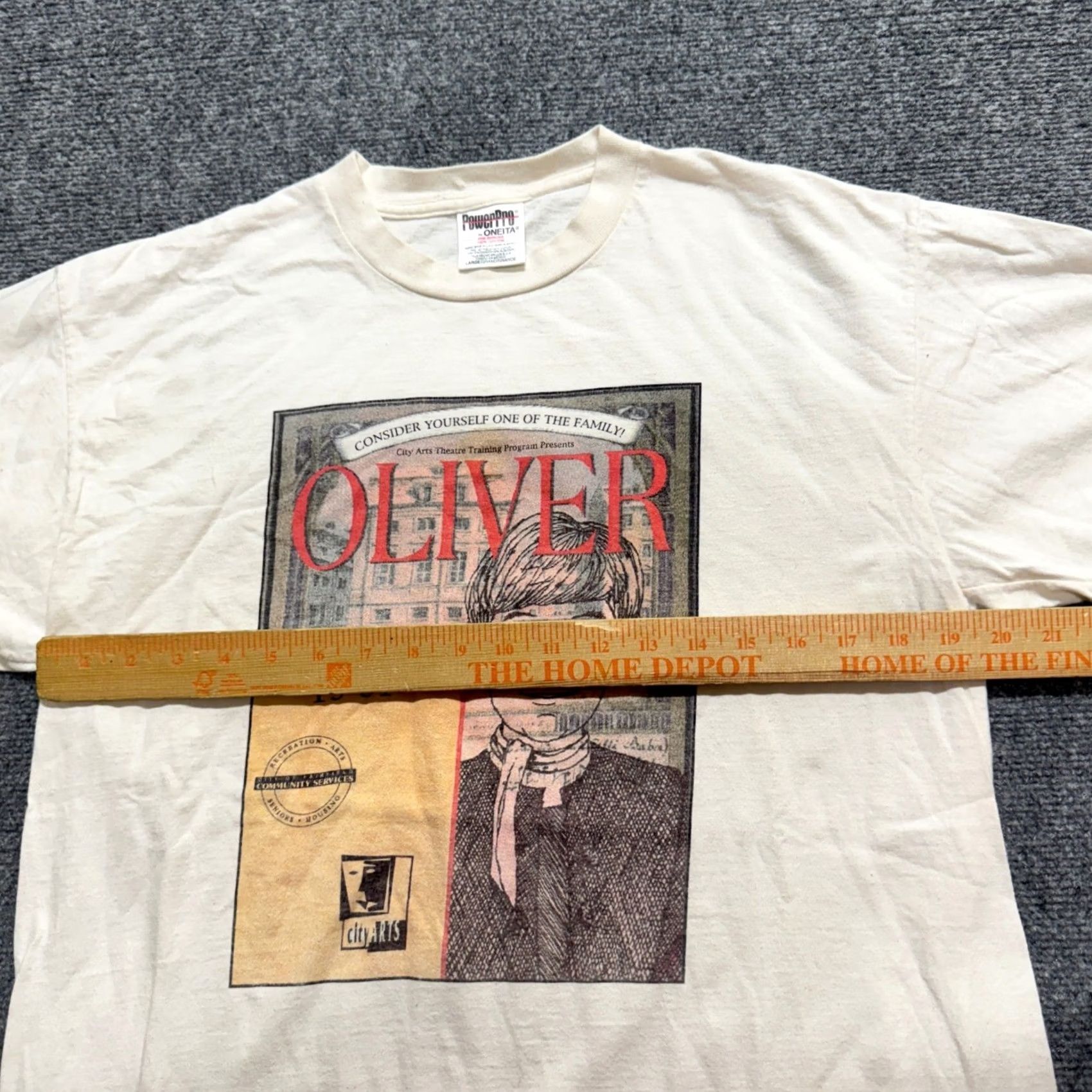 Vintage VINTAGE OLIVER TWIST Broadway T-shirt Mountain Play Theatre L Men White Size L Shirt Mens Size US L / EU 52-54 / 3 - 4 Thumbnail