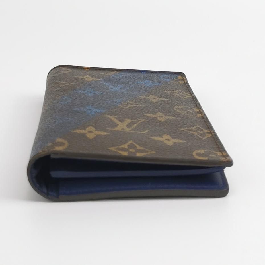 Louis Vuitton Louis Vuitton (LV) Brazza Colorblock Monogram Print Bifold Size ONE SIZE - 1 Thumbnail
