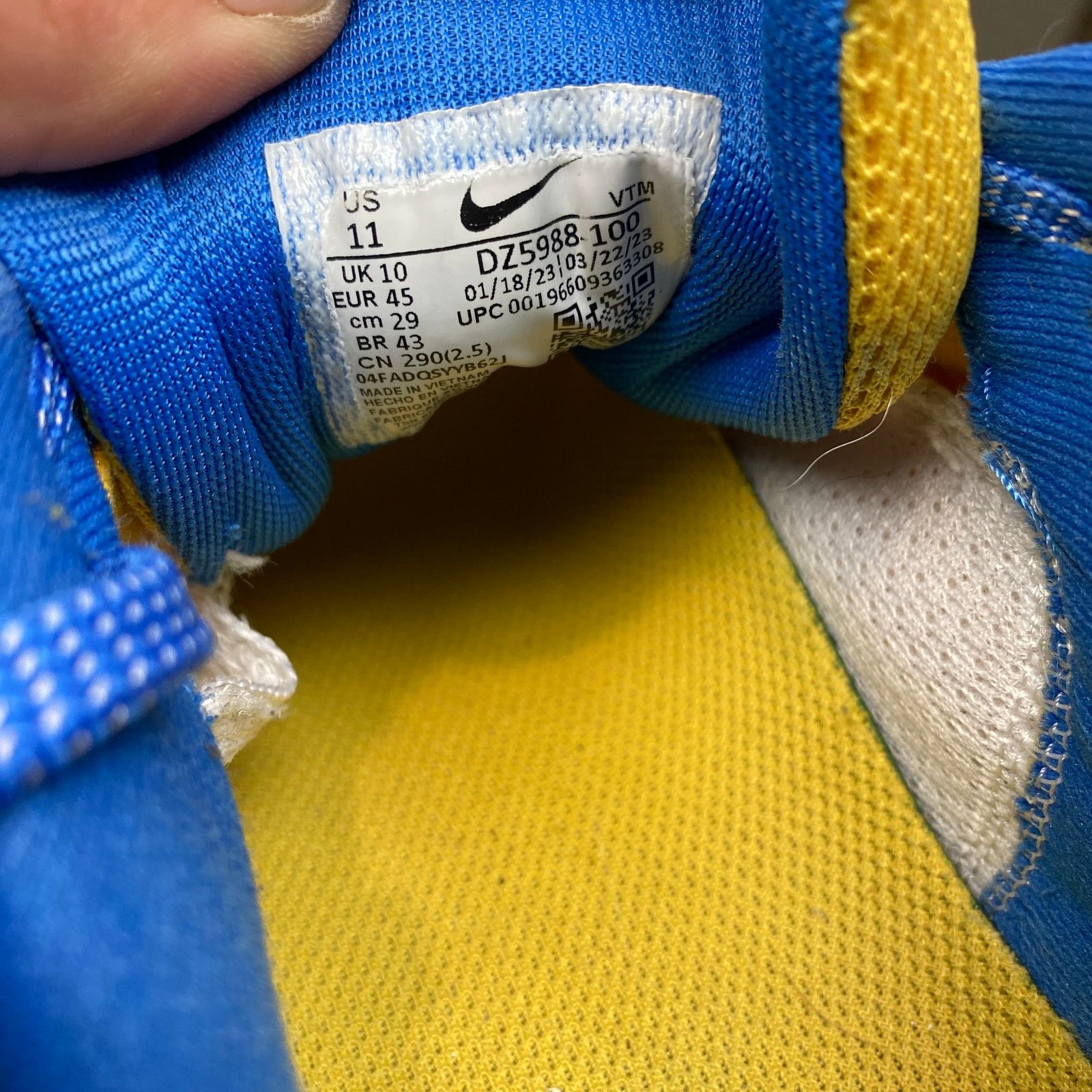Nike Nike Pegasus 40 UCLA Road Running Sneakers Shoes Men's 11 Size US 11 / EU 44 - 8 Thumbnail
