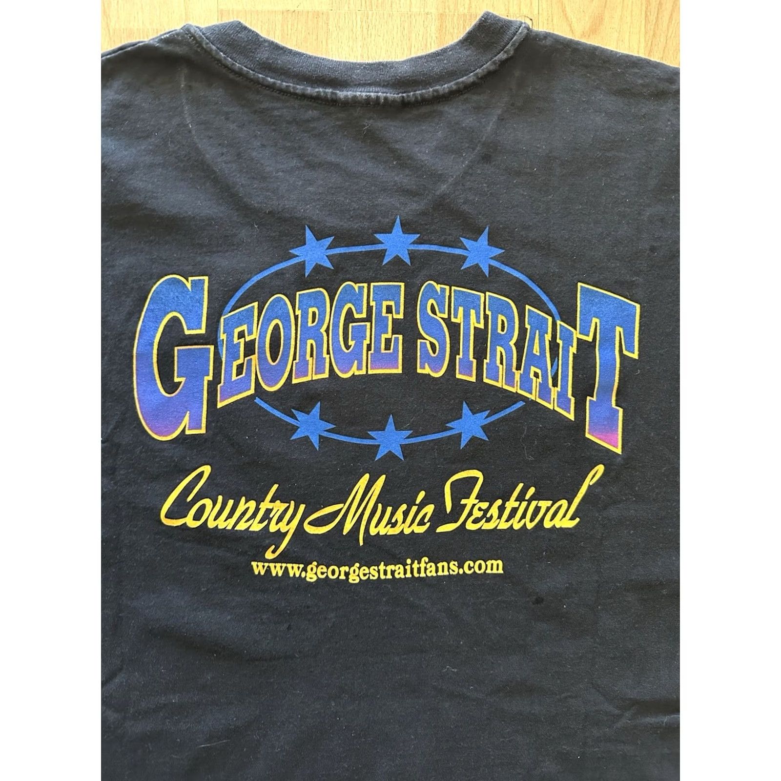 Gildan VINTAGE George Strait Tour Shirt 2XL Short Sleeve Crew Neck Cotton Black 90s Cowboy Music Festival Men T-Shirt George Strait Dynasty? Size US XXL / EU 58 / 5 - 6 Thumbnail