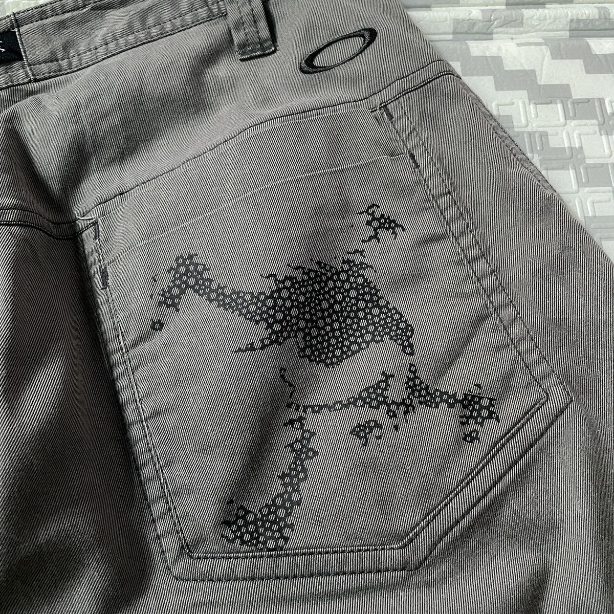 Oakley 🔥Oakley skull logo pocket cropped pants Size US 32 / EU 48 - 5 Thumbnail