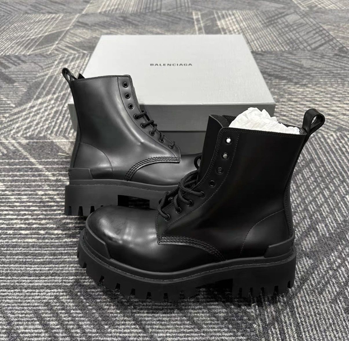 Balenciaga Balenciaga Strike Calfskin Round Toe Ankle Boots J42 Size US 8 / IT 38 - 4 Thumbnail