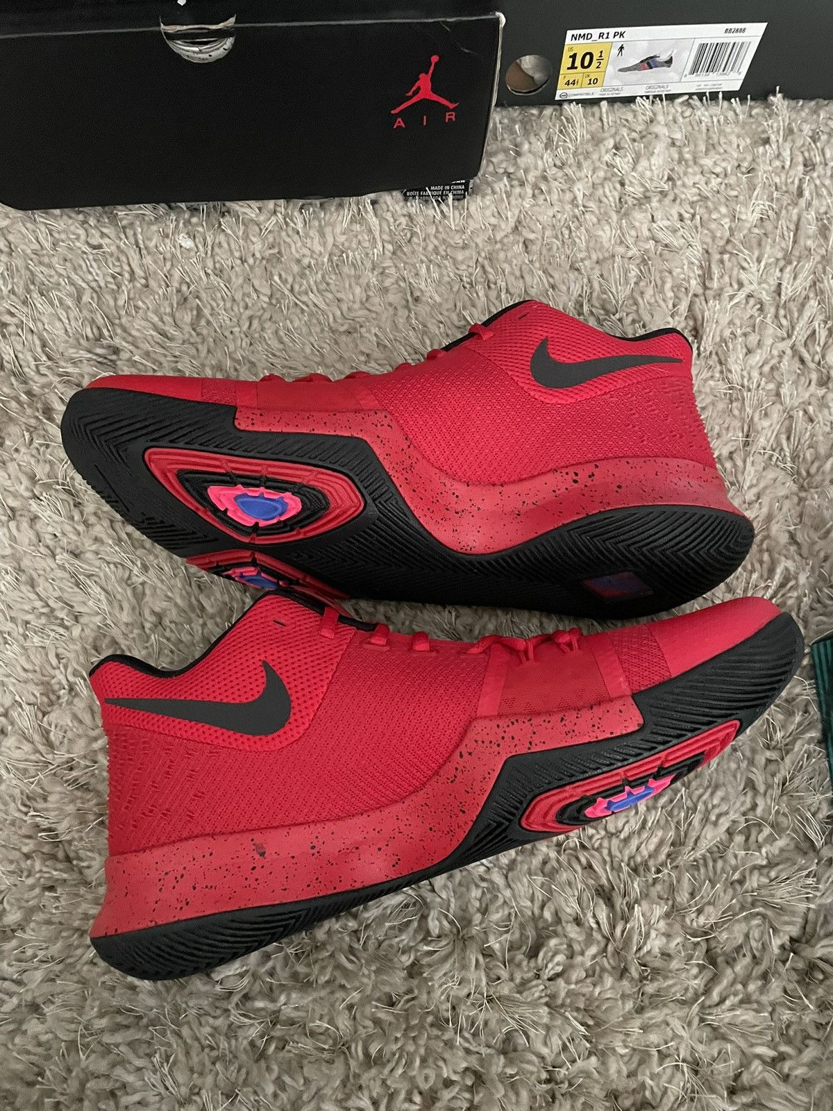 Nike Nike Kyrie 3 Candy Apple sz 10 Size US 10 / EU 43 - 3 Thumbnail