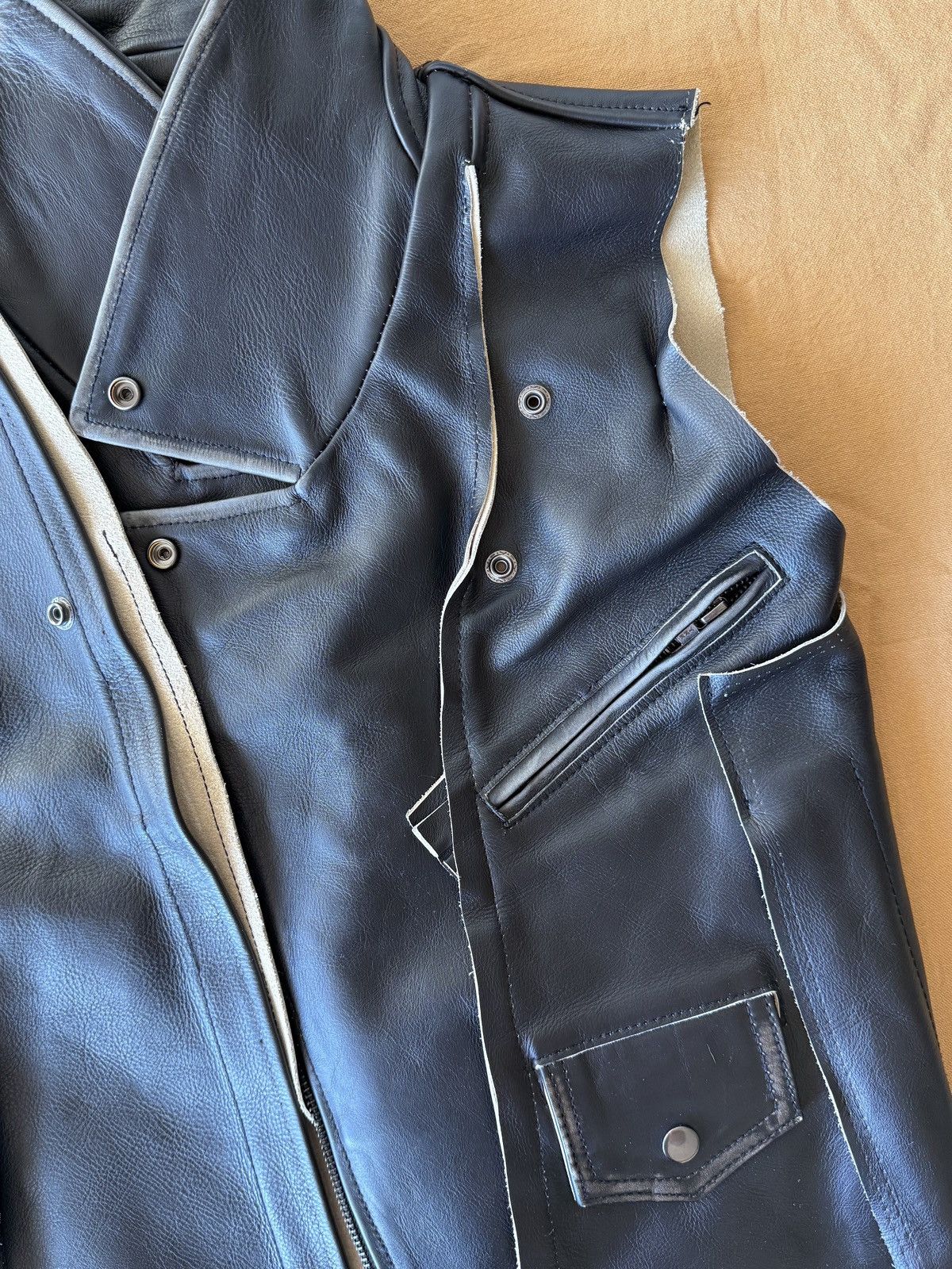 H&M × Maison Margiela Maison Margiela x H&M leather vest Size S / US 4 / IT 40 - 8 Thumbnail