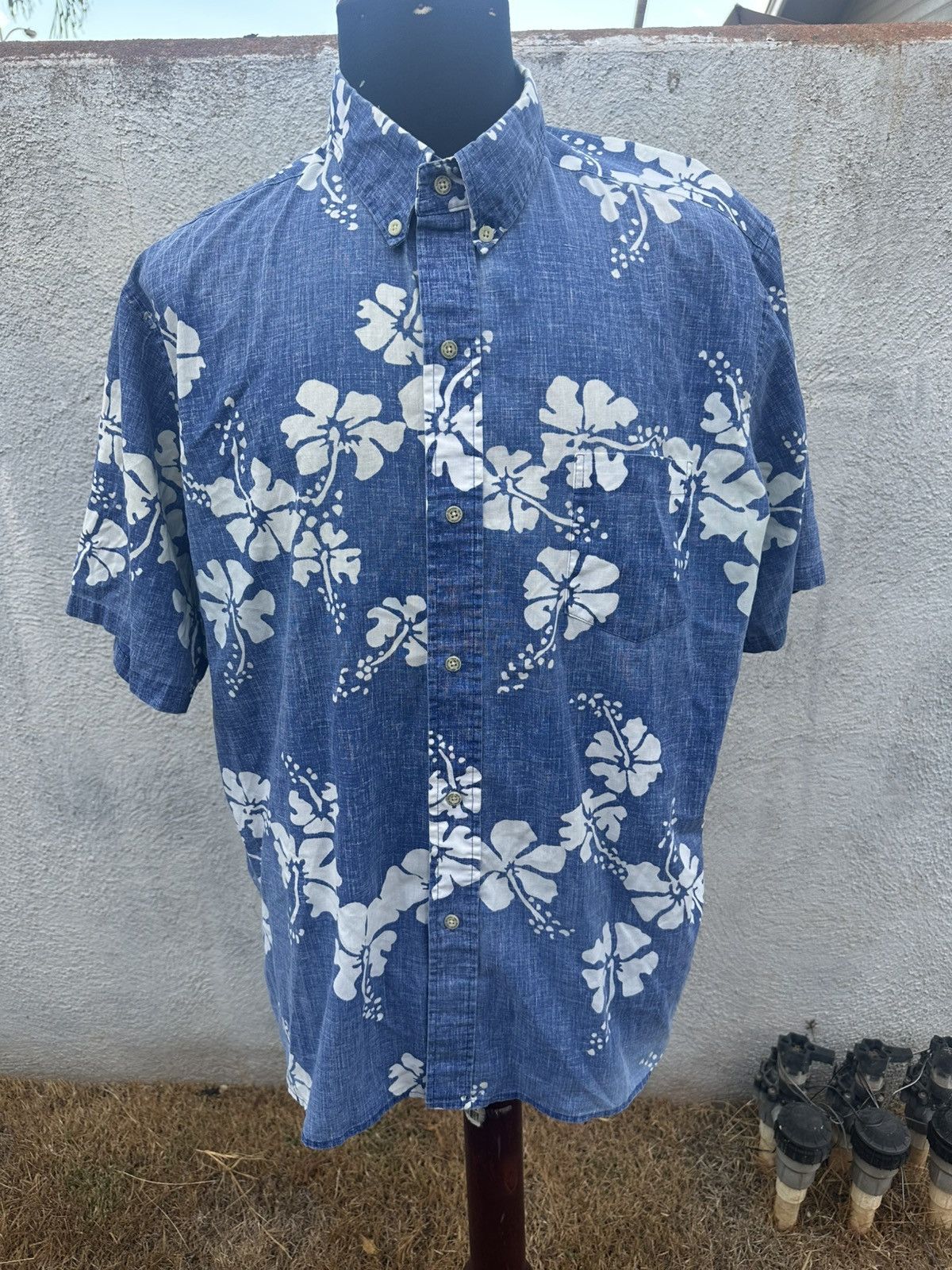 Reyn Spooner Reyn Spooner Hawaiian Print Blue/White Full Button Men's XL Size US XL / EU 56 / 4 - 1 Thumbnail
