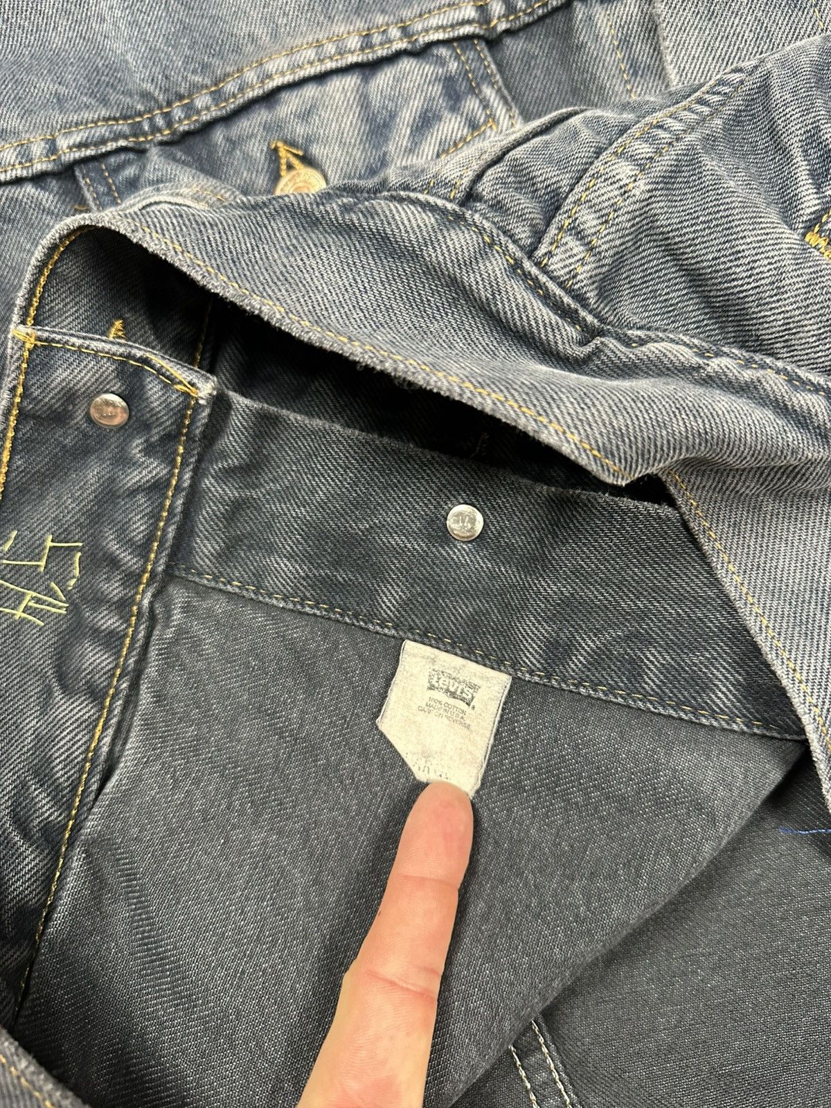 Levi's Vintage 1996 Levi’s Faded Sherpa Collar Denim Jacket Trucker Size US XL / EU 56 / 4 - 10 Thumbnail