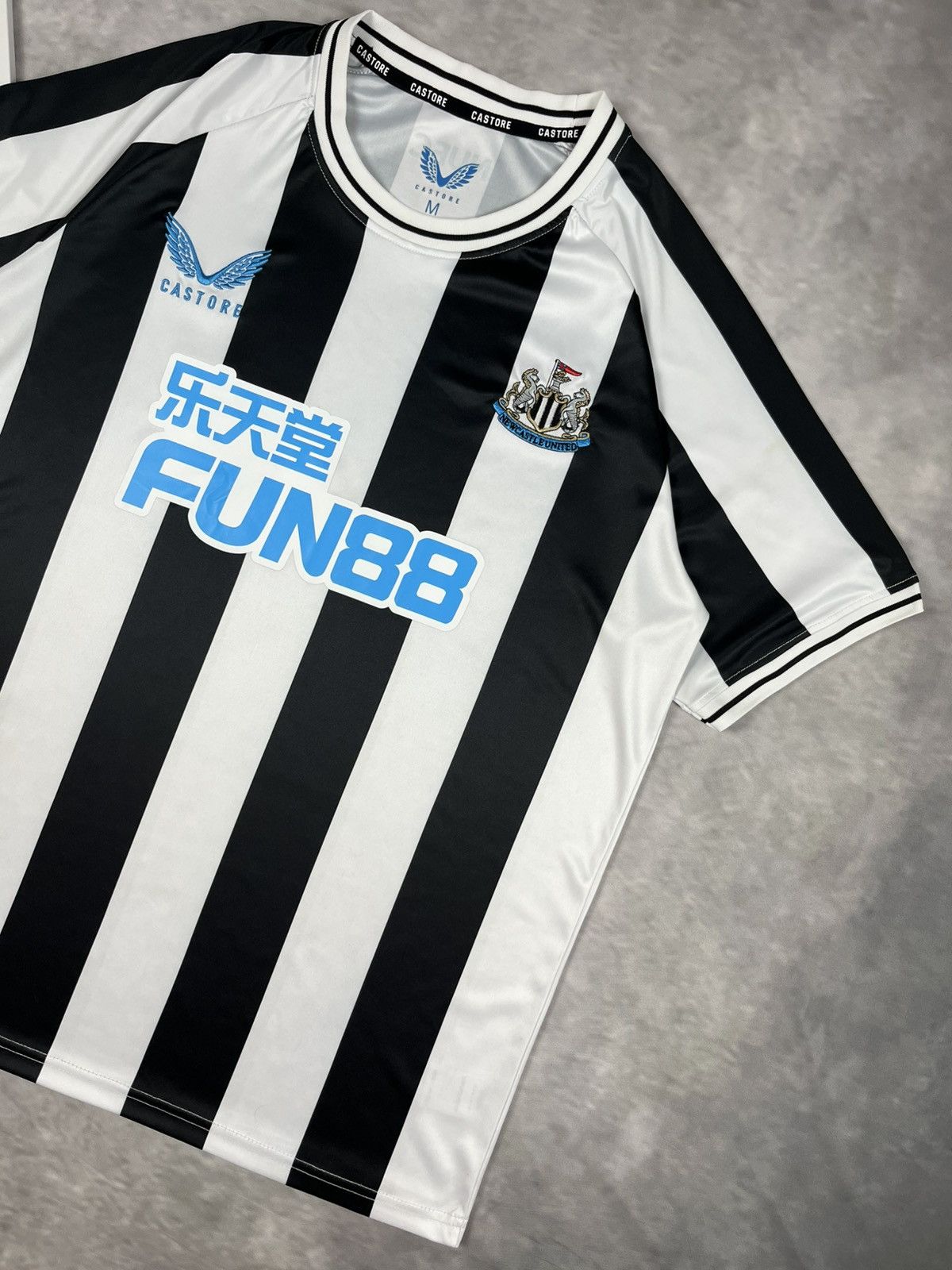 Castore Castore Newcastle United Home Shirt 2022/23 Size M Excellent Size US M / EU 48-50 / 2 - 2 Thumbnail
