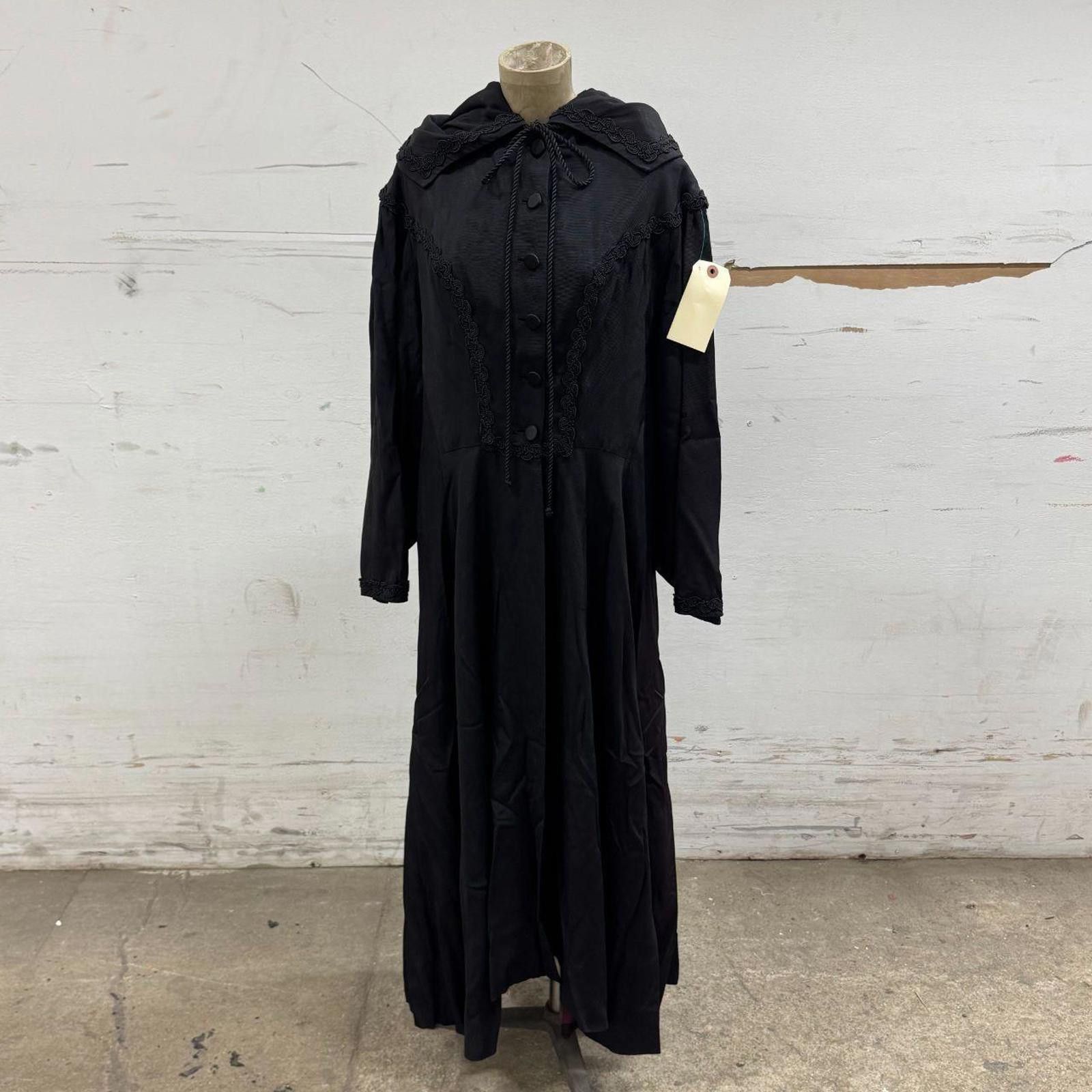 Other Vintage 50s Black Hooded Victorian Style Cloak Trench Coat Size S / US 4 / IT 40 - 1 Thumbnail