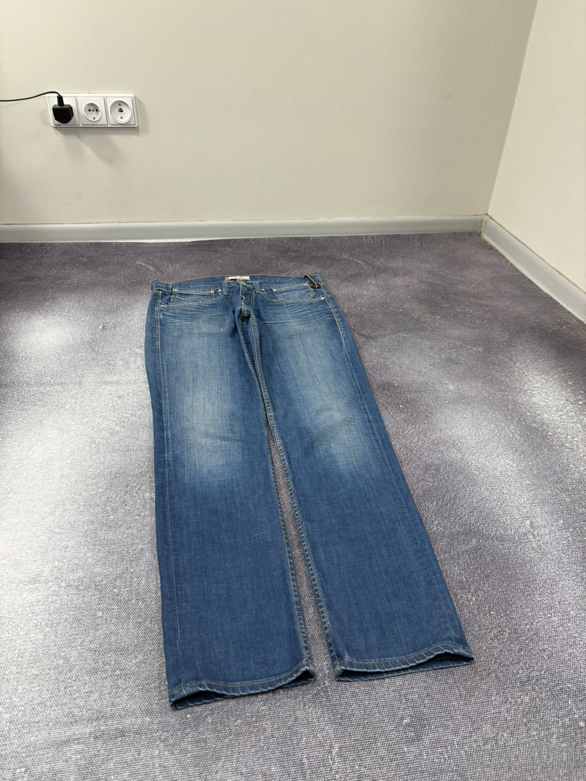 Levi's Vintage Levi’s 519 Slim Fit Faded Blue USA Hype Denim Jeans Size US 33 - 9 Thumbnail