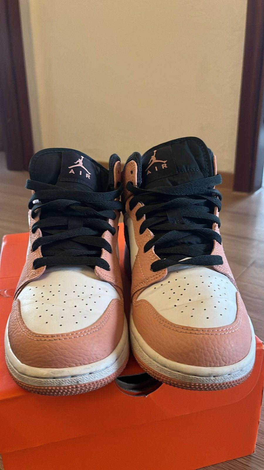 Jordan Brand × Nike Jordan 1 Mid Pink Size US 6 / IT 36 - 3 Thumbnail