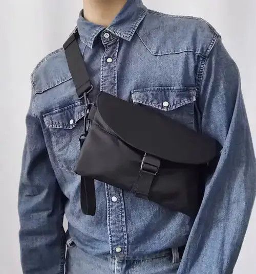 Japanese Brand Y2k buckle side bag crossbody fanny pack Size ONE SIZE - 3 Thumbnail