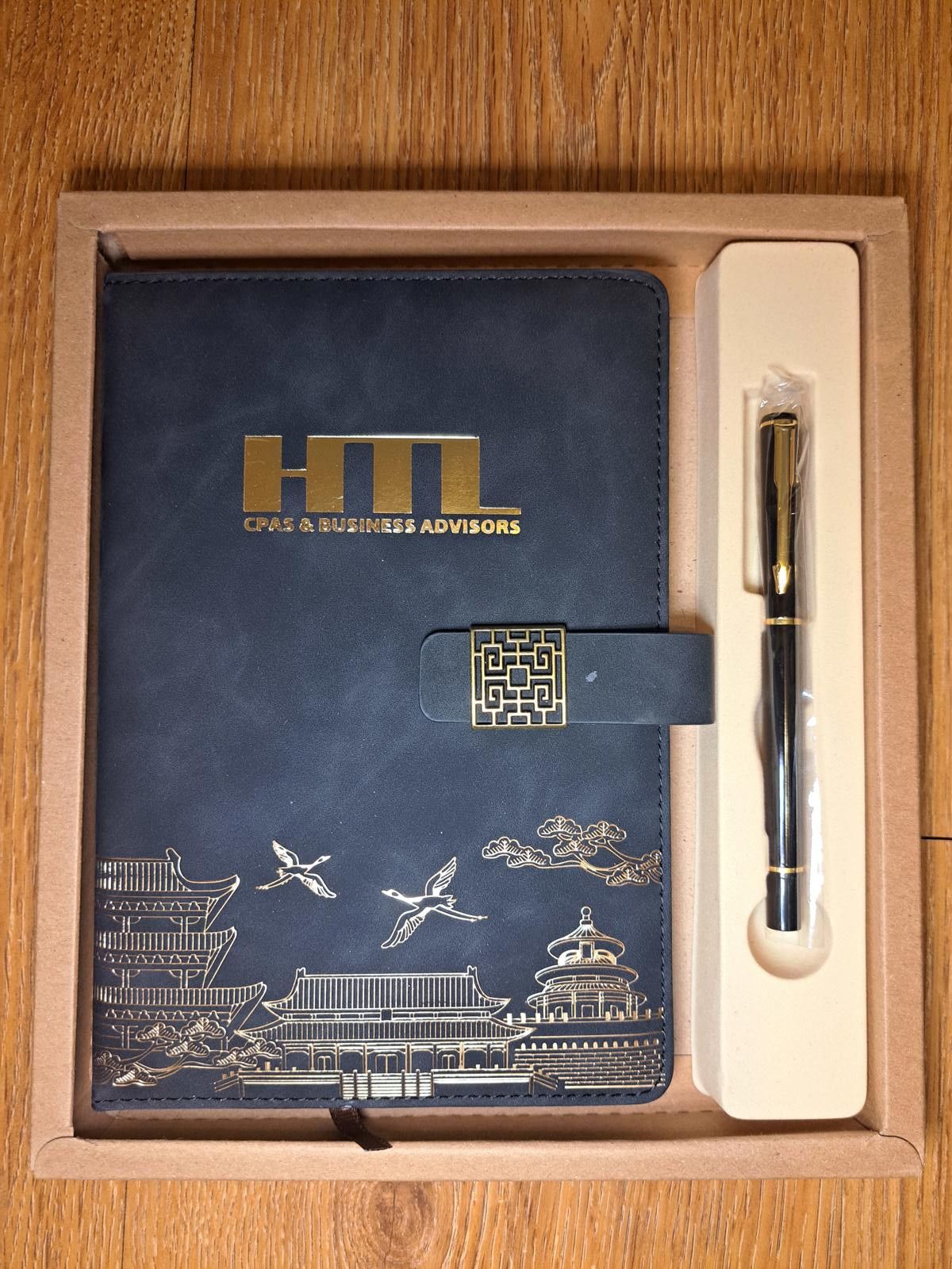 Unknown London NEW CUSTOM Chinese Design Planner Notebook Pen Gold Accents Size ONE SIZE - 1 Thumbnail