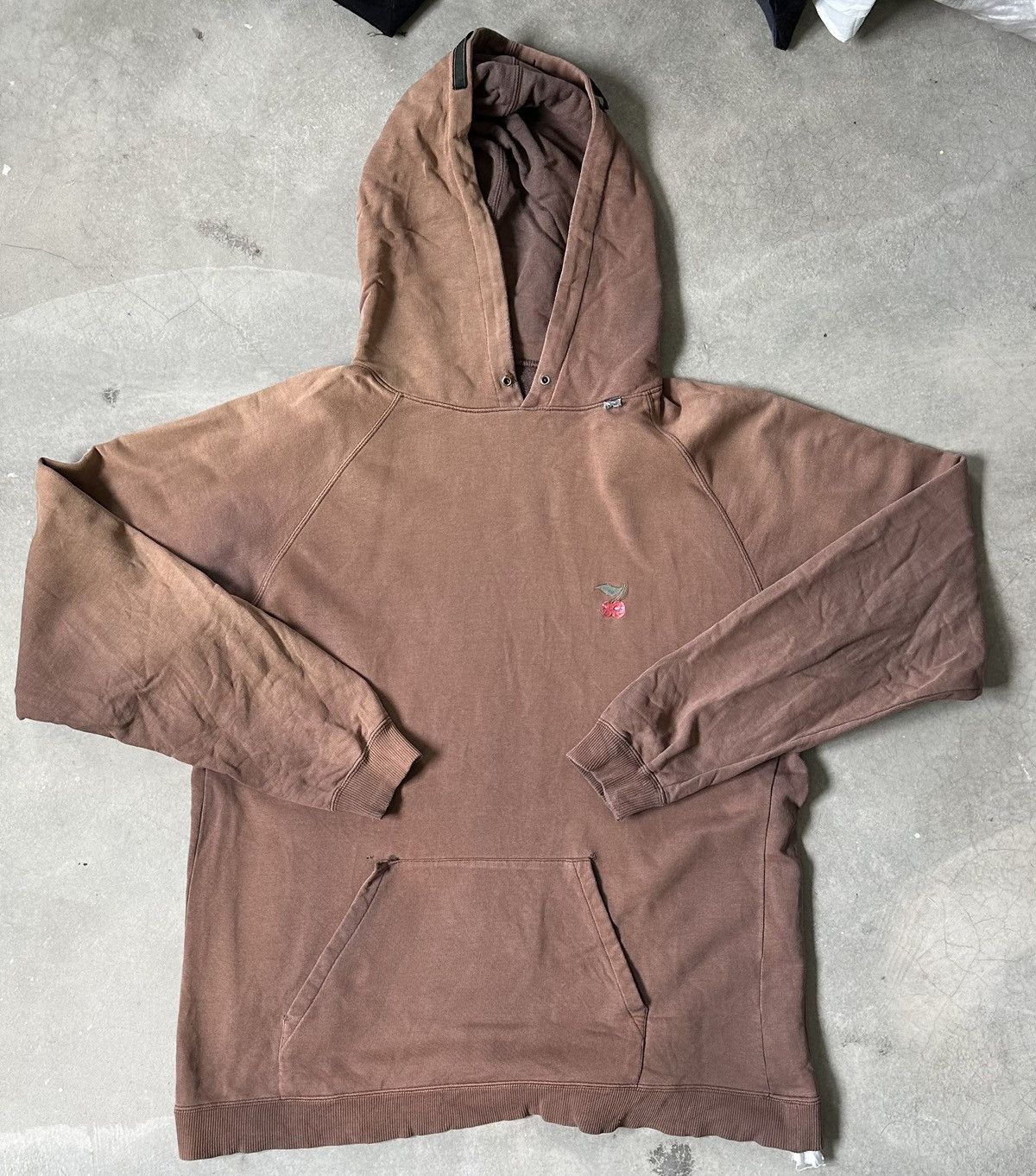 Japanese Brand VINTAGE WELL FADED HOODIE Size US L / EU 52-54 / 3 - 1 Thumbnail