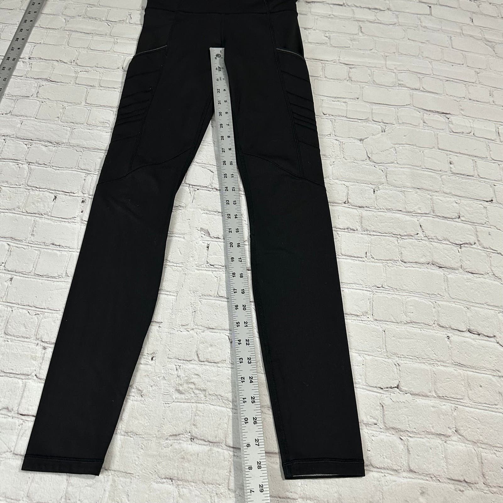 Lululemon Lululemon full length black Leggings Size 28" / US 6 / IT 42 - 8 Thumbnail