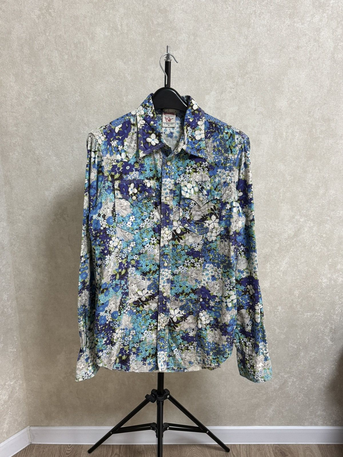 True Religion Vintage True Religion Floral Print Shirt Jacket Men’s Size M Size US M / EU 48-50 / 2 - 3 Thumbnail