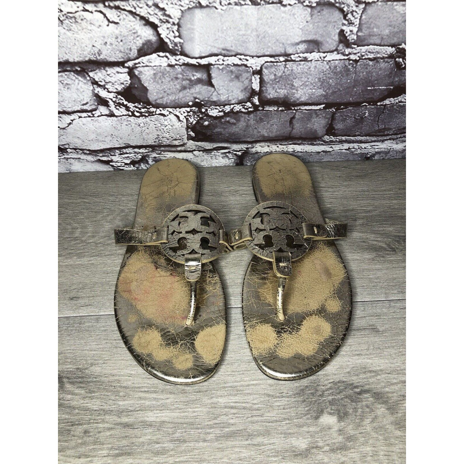 Tory Burch TORY BURCH Silver Leather Badge Logo Thong Flats Sandals Wom Size US 10 / IT 40 - 14 Thumbnail