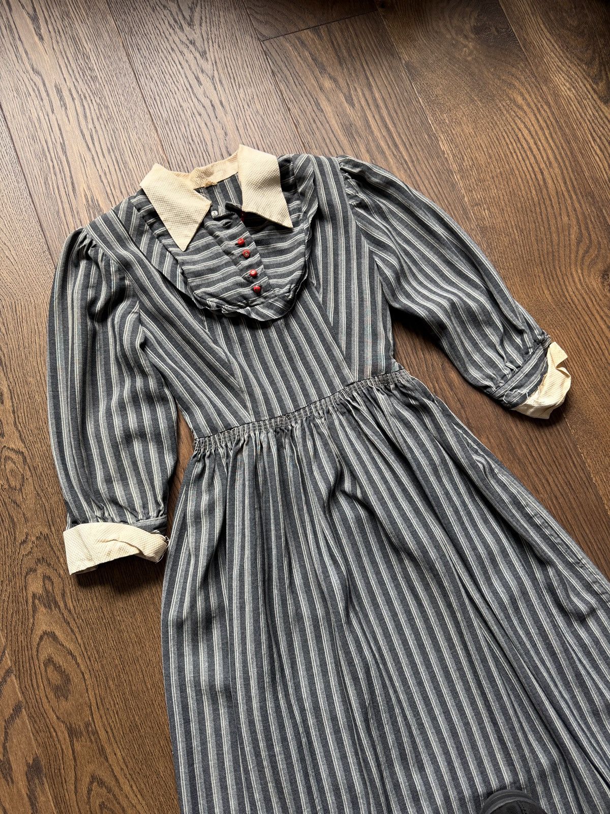 Vintage Vintage 50s Pinstripe Pointed Collared Dress Size S / US 4 / IT 40 - 2 Thumbnail