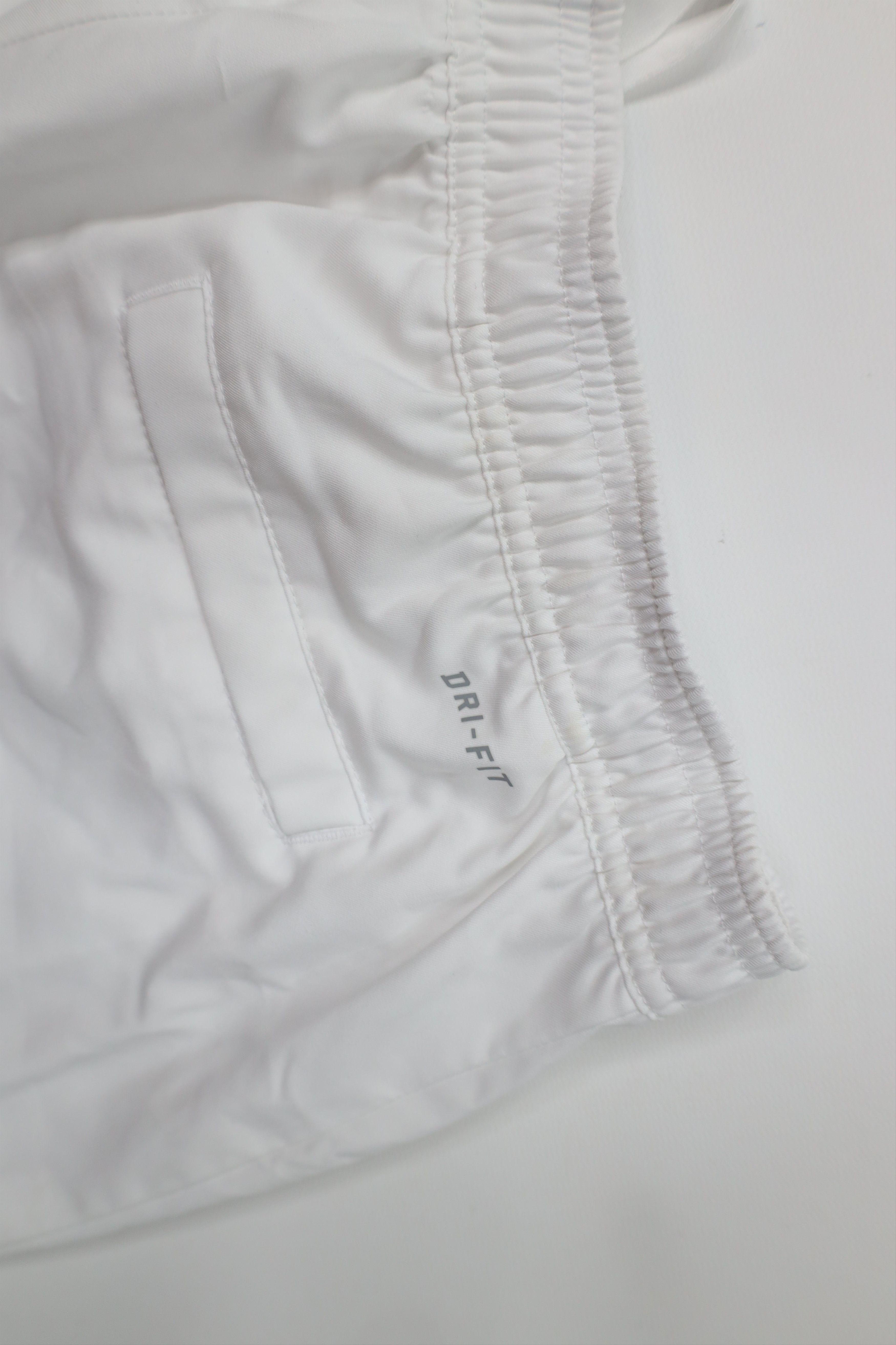 Nike Nike Dri-Fit Big Swoosh Training Gym Basketball Shorts Size US 34 / EU 50 - 15 Thumbnail