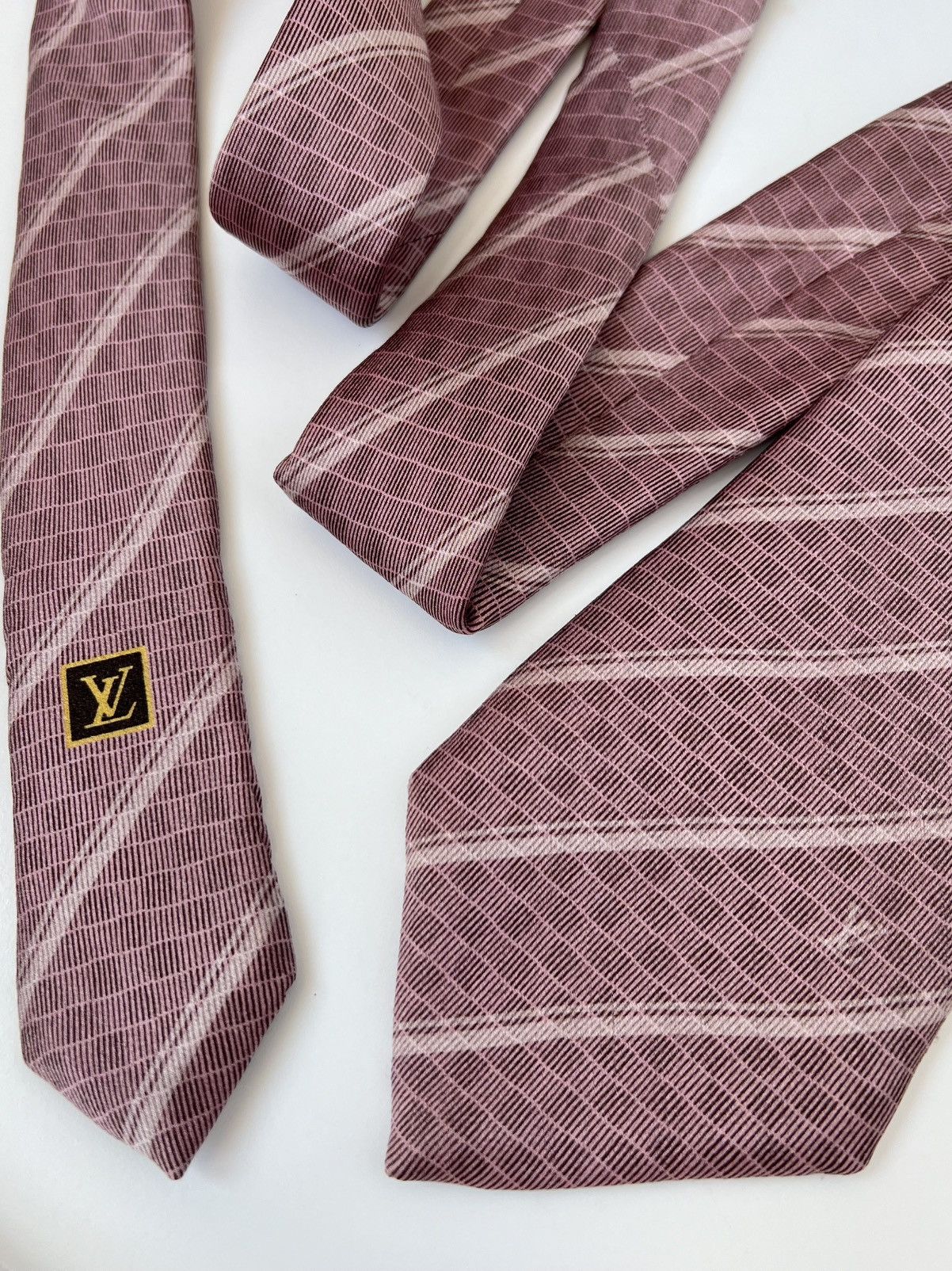 Louis Vuitton Louis Vuitton LV Logo Dusty Pink 100% Silk Tie Size ONE SIZE - 2 Thumbnail