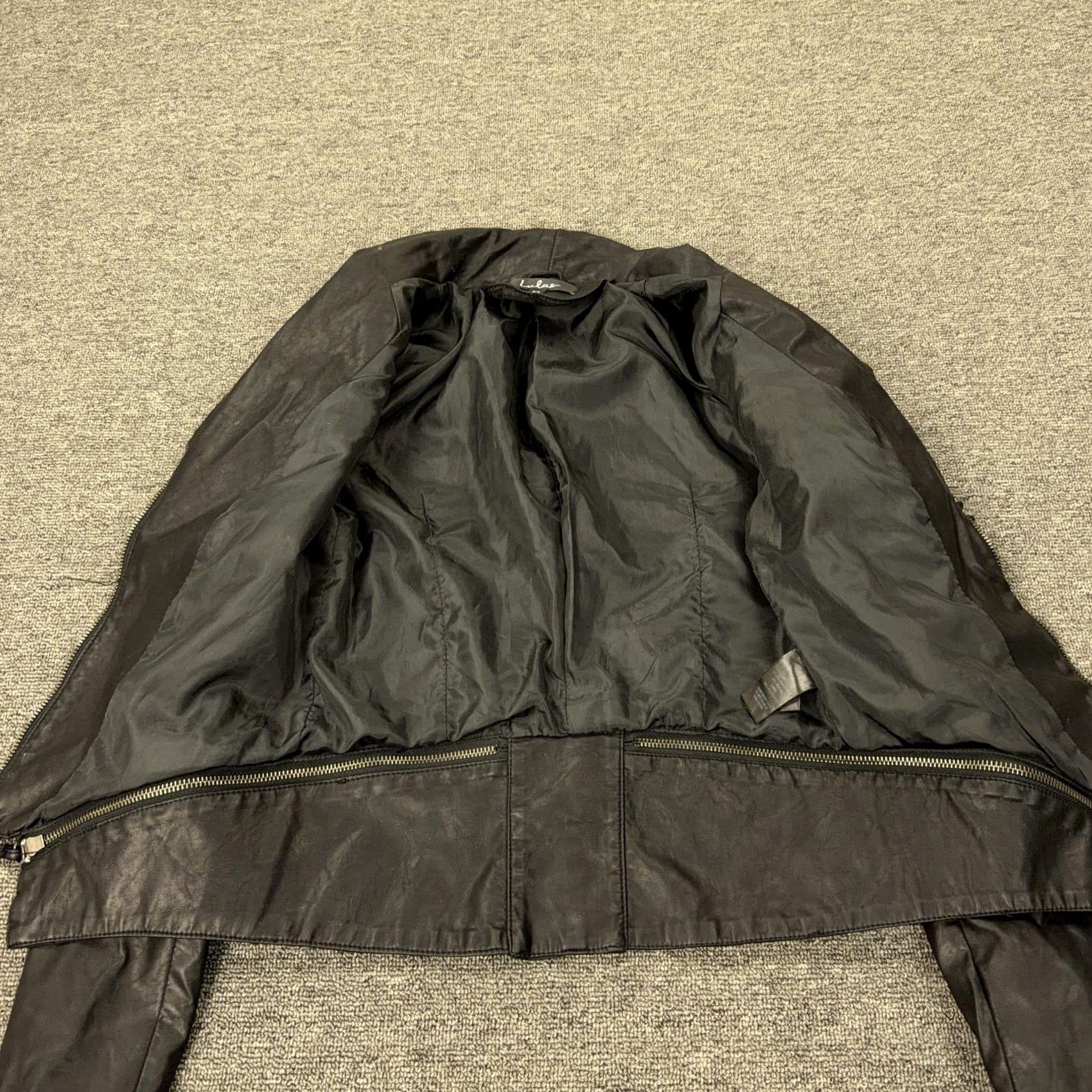 Lulus VINTAGE? No. Lulus Jacket Womens XS Black Faux Leather Moto Biker Zip Pockets Lined Asym Hem Size XS / US 0-2 / IT 36-38 - 5 Thumbnail