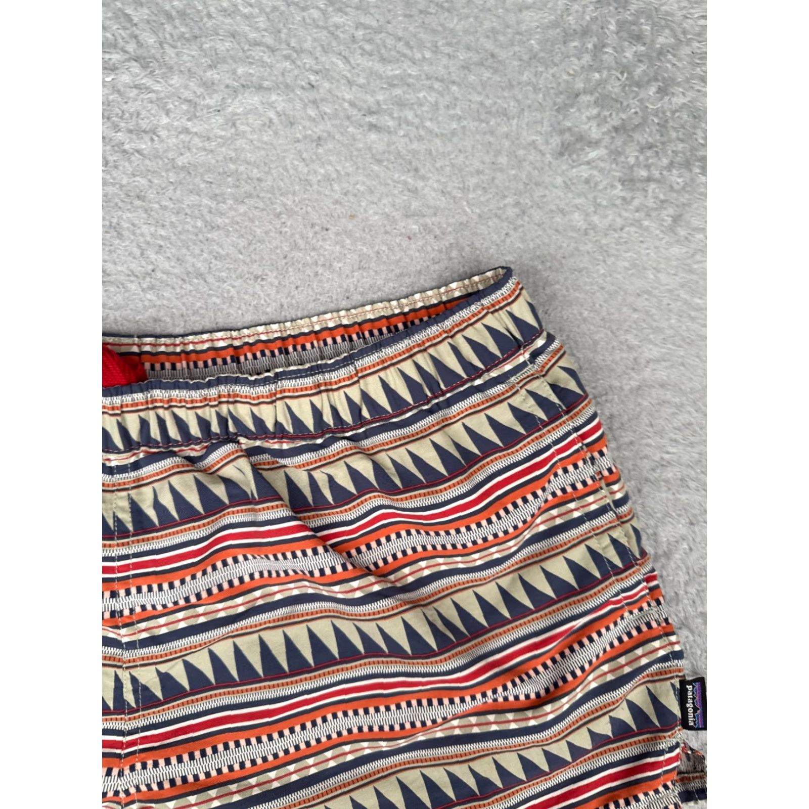 Patagonia Patagonia Shorts Womens Large Red Beige Baggies 2.5" Lined Southwest Pattern - Cotton Blend Nylon | 34" Waist | Activewear, Travel, Casual | Womens Size 36" / US 14 / IT 50 - 5 Thumbnail