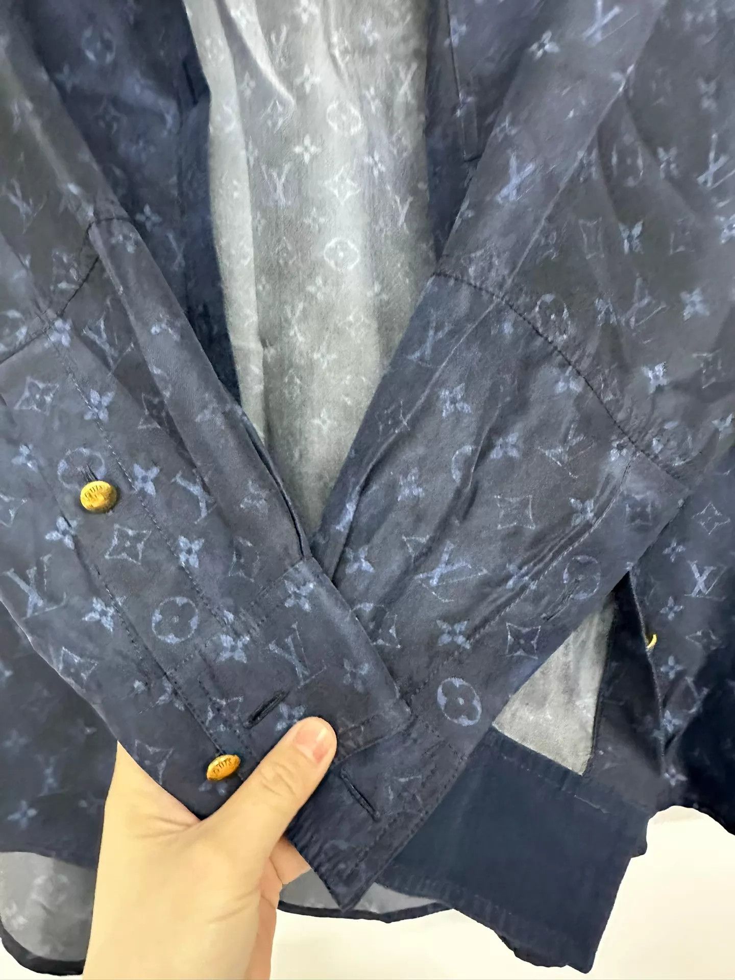 Louis Vuitton Louis Vuitton All Over Print Shirt 36 Size XS / US 0-2 / IT 36-38 - 5 Thumbnail