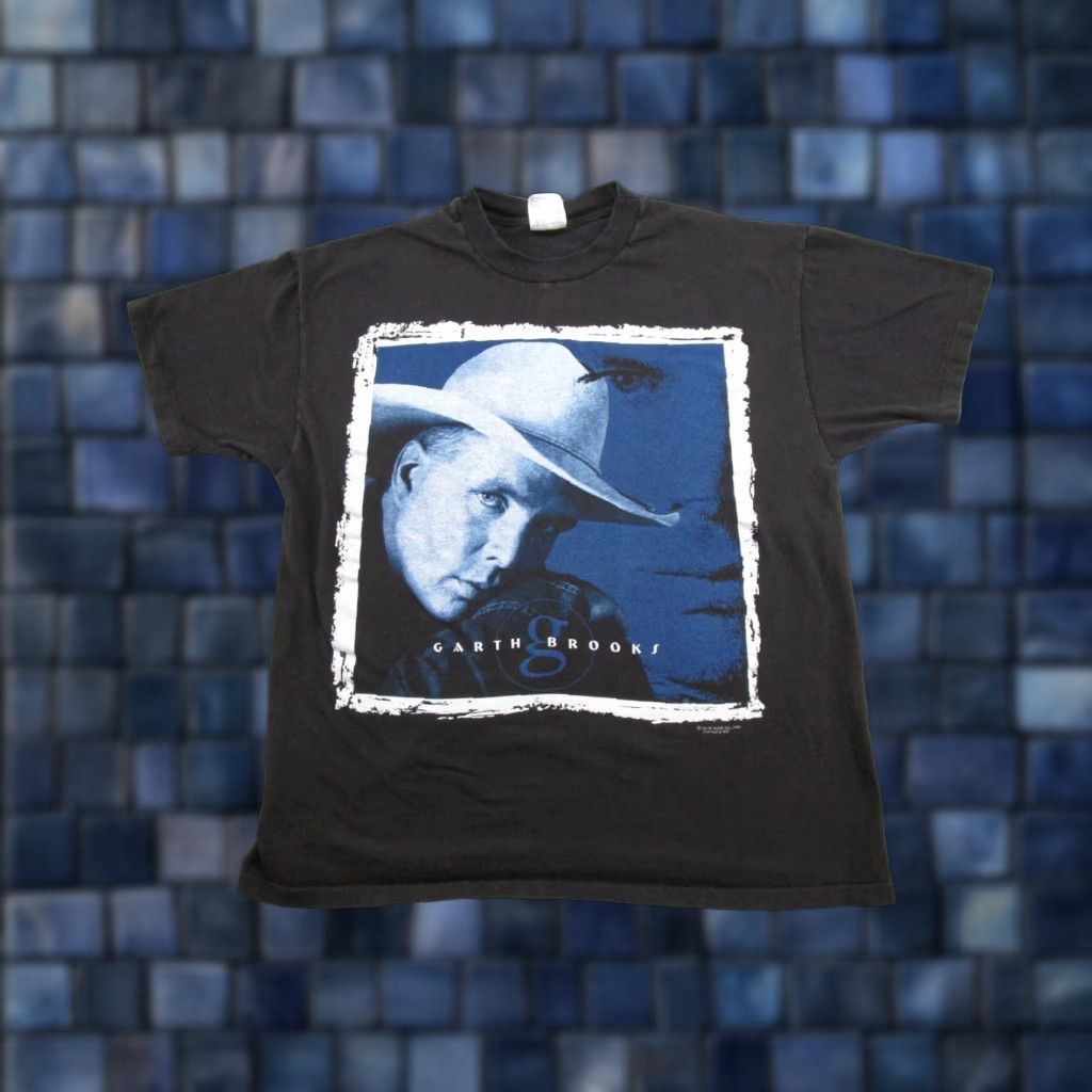 Hanes VINTAGE Garth Brooks XL T-Shirt 1990s Black Hanes Beefy-T Crew Neck Short Sleeve Men 90s Garbh Brooks Graphic Theme 90s Concert Logo Size US XL / EU 56 / 4 - 1 Thumbnail