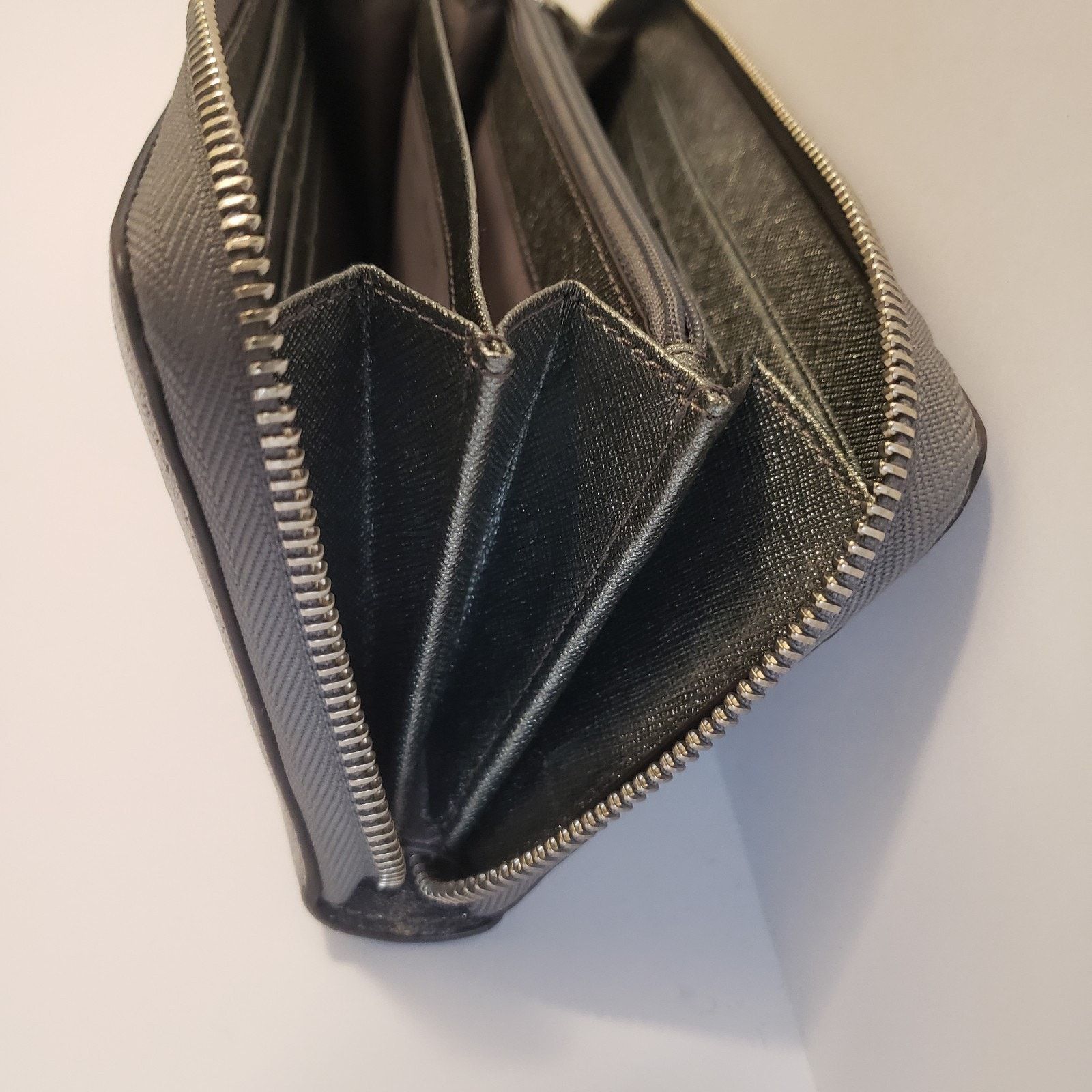 Michael Kors Michael Kors Silver Continental Wrap Around Zipper Wallet 8W Size ONE SIZE - 3 Thumbnail