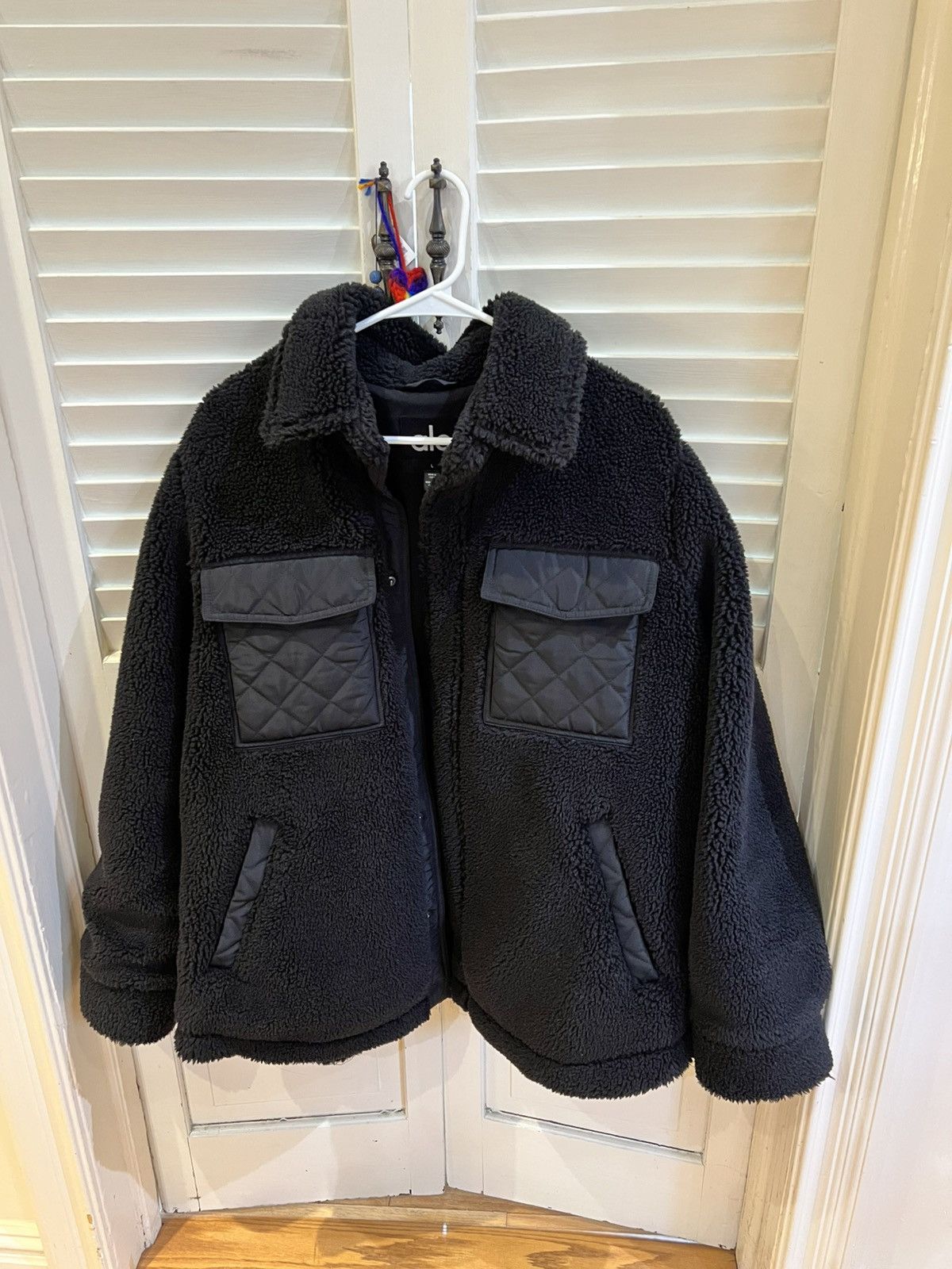 Alo Yoga Black Sherpa Edge Shacket (Jacket)