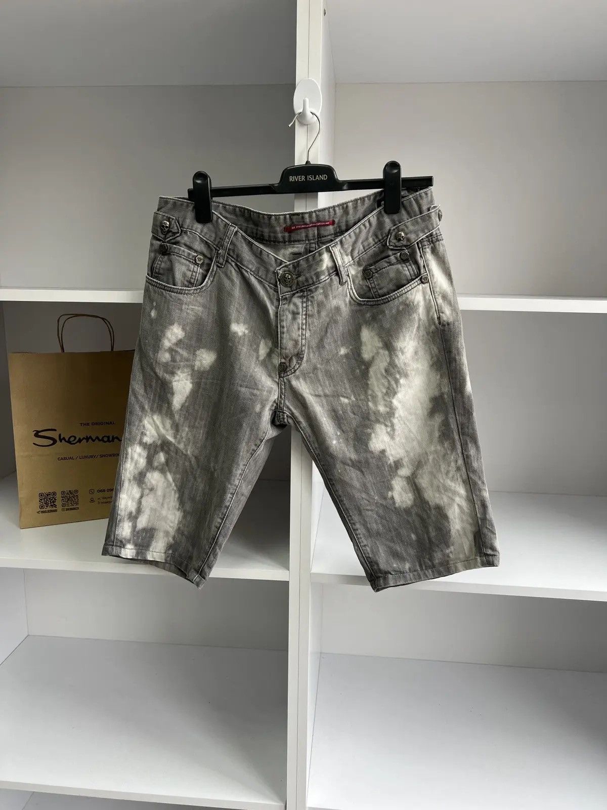 Designer × Philipp Plein × Vintage Vintage Philipp Plein Metal Logo Skull Gray Shorts Size US 34 / EU 50 - 2 Thumbnail