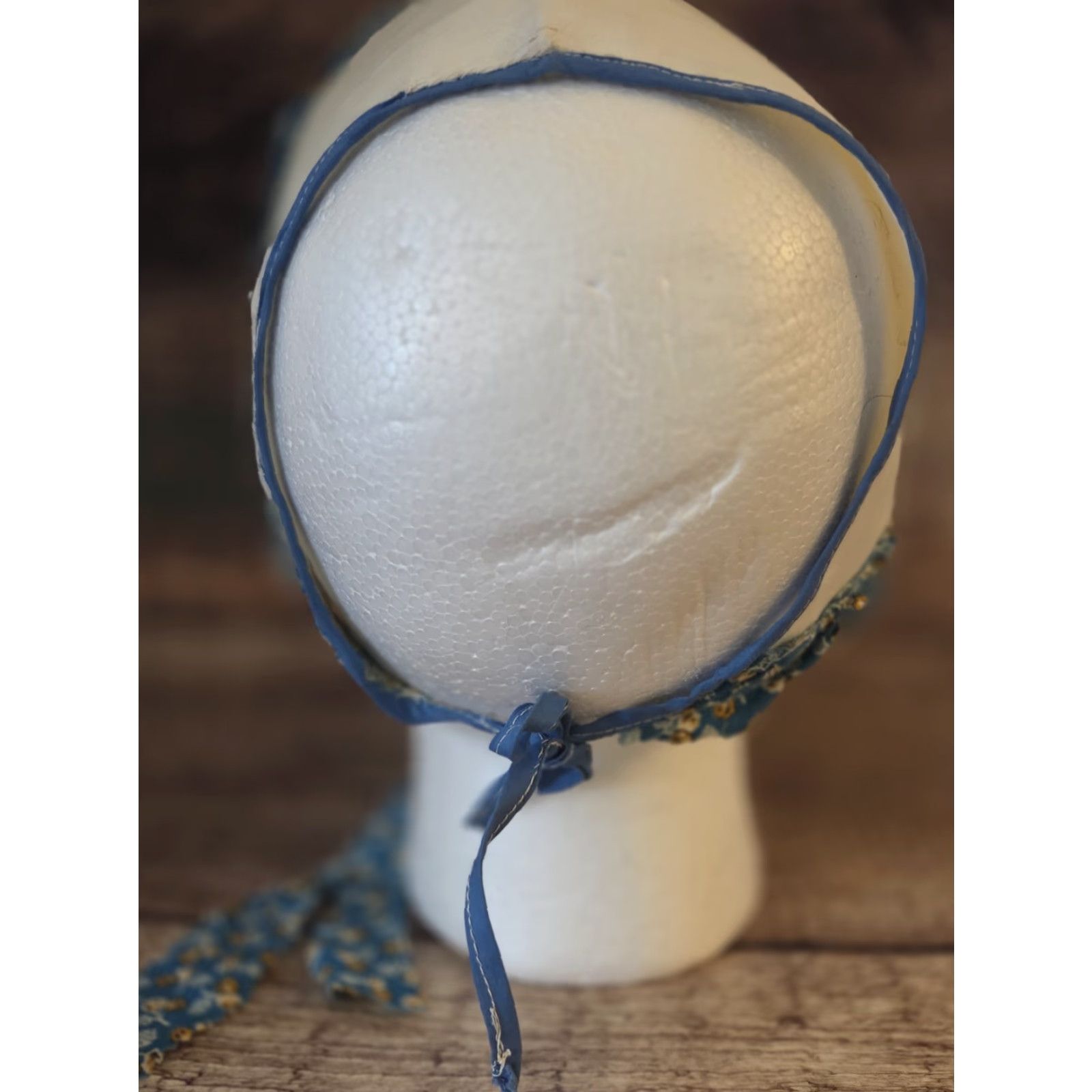 Vintage VINTAGE White Floral Trim Stiff Open Back Bonnet Handmade Prairie Hat 1970s Ladies Women Womens Size ONE SIZE - 5 Thumbnail