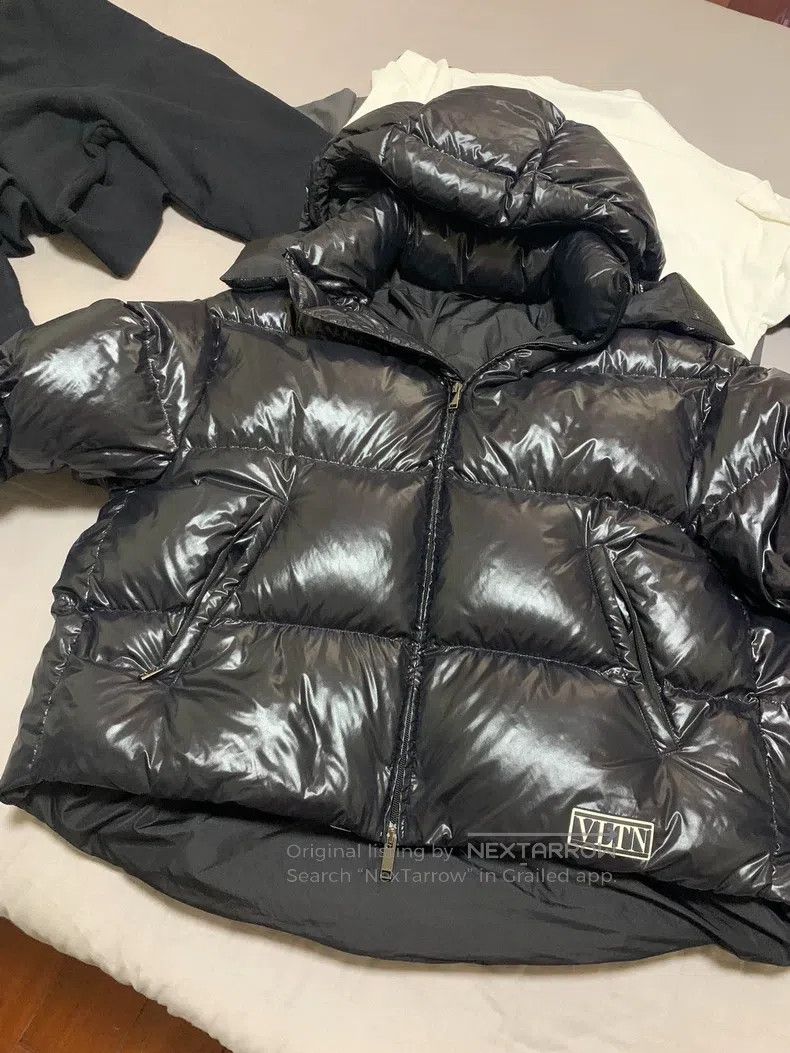 Valentino Valentino Down Size US M / EU 48-50 / 2 - 1 Thumbnail