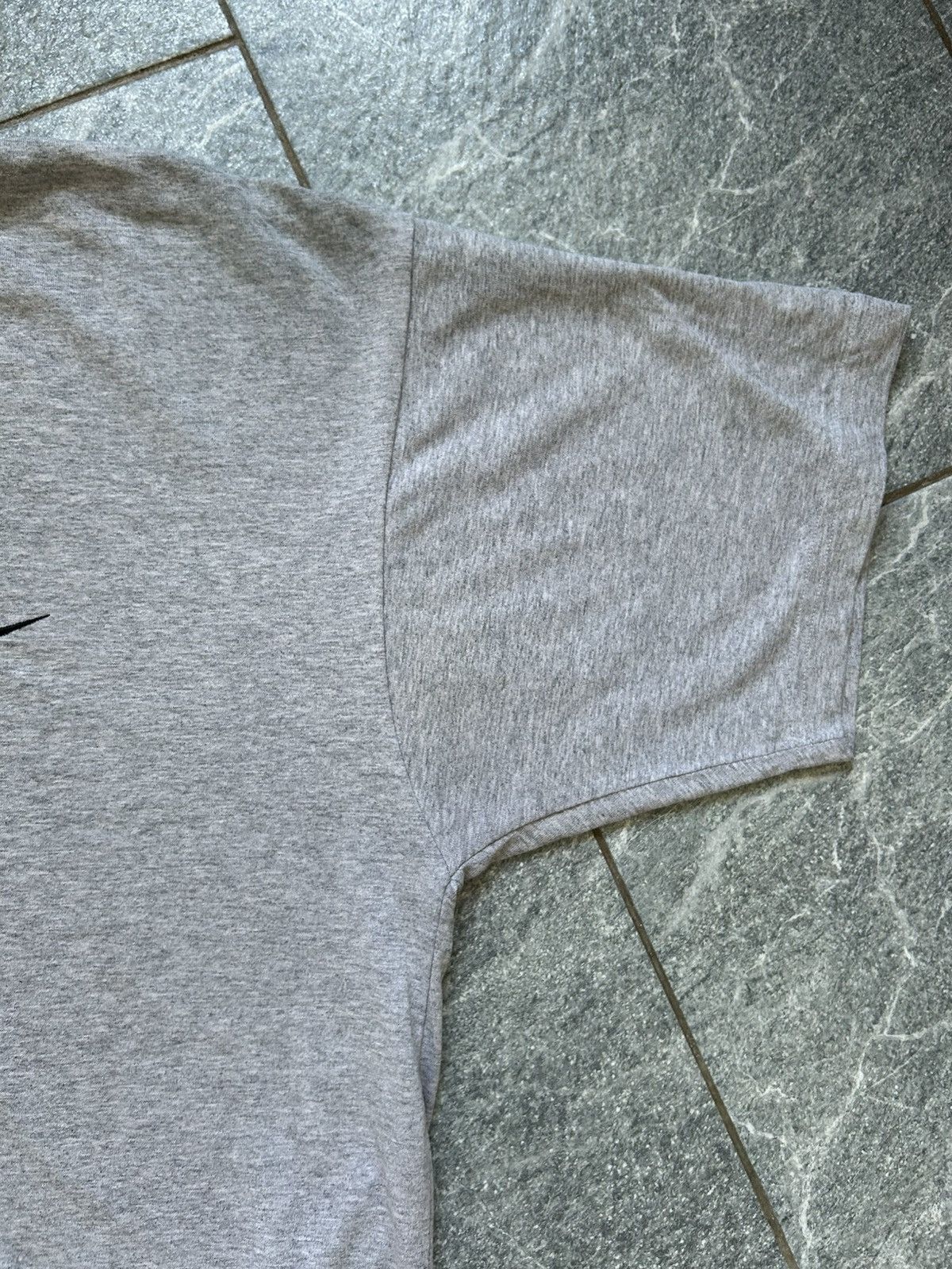 Vintage Vintage shirt tee V large Nike Size US L / EU 52-54 / 3 - 4 Thumbnail