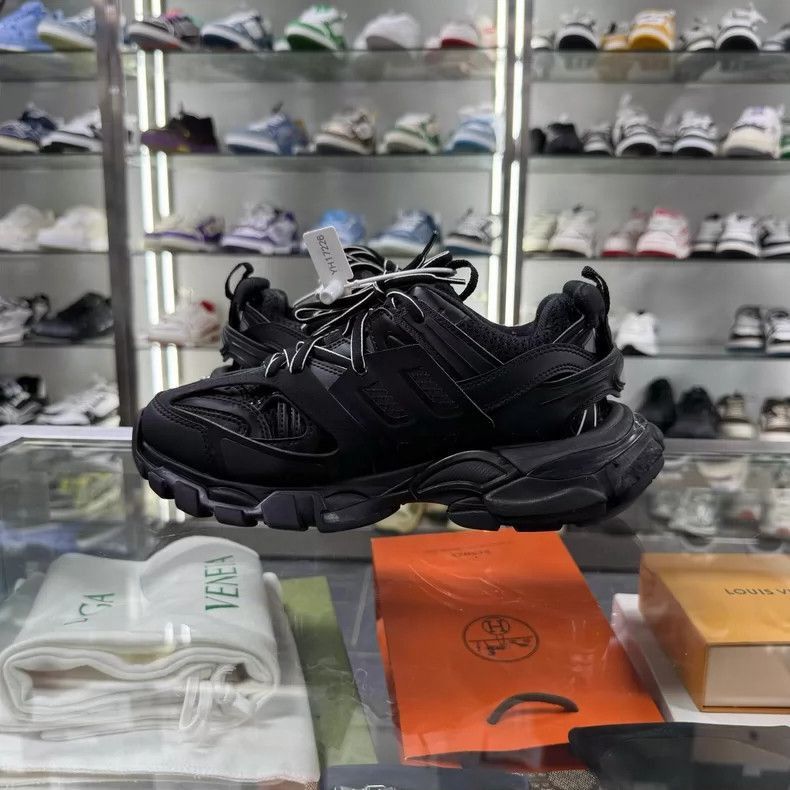 BALENCIAGA TRACK Sneakers in Black Size 36-2506
